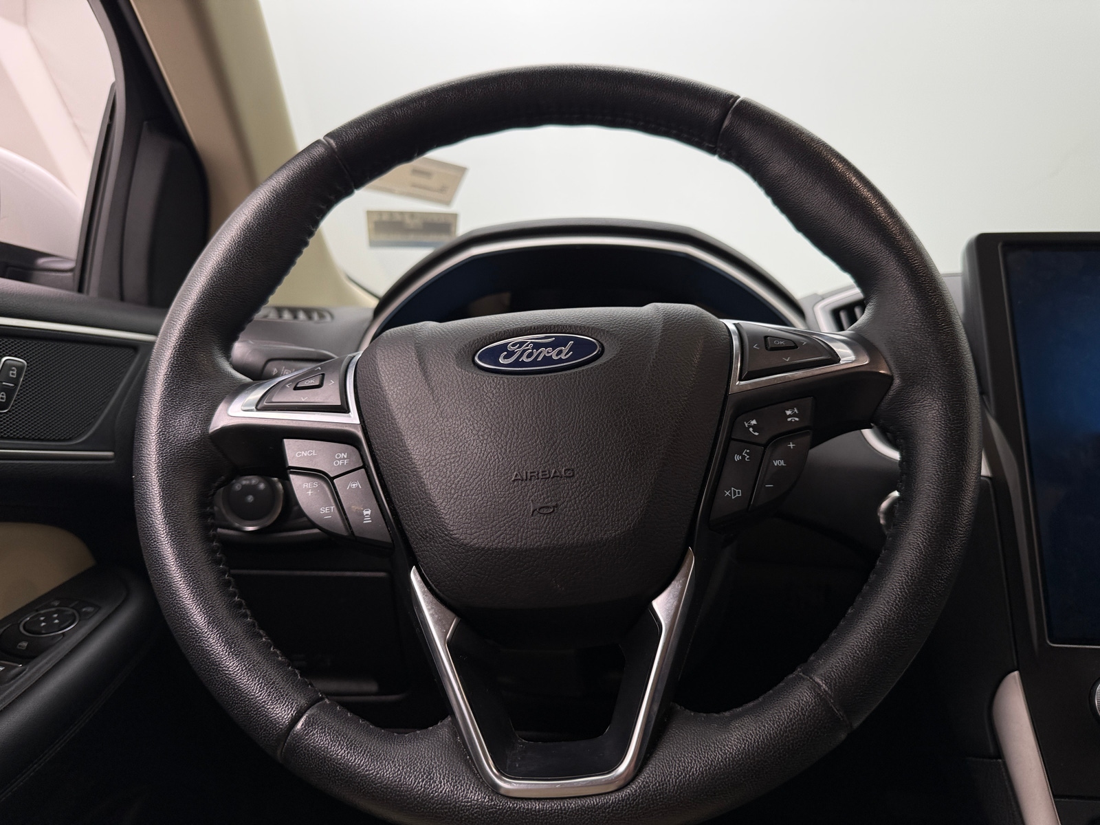 Thumbnail: 2021 Ford Edge - 4