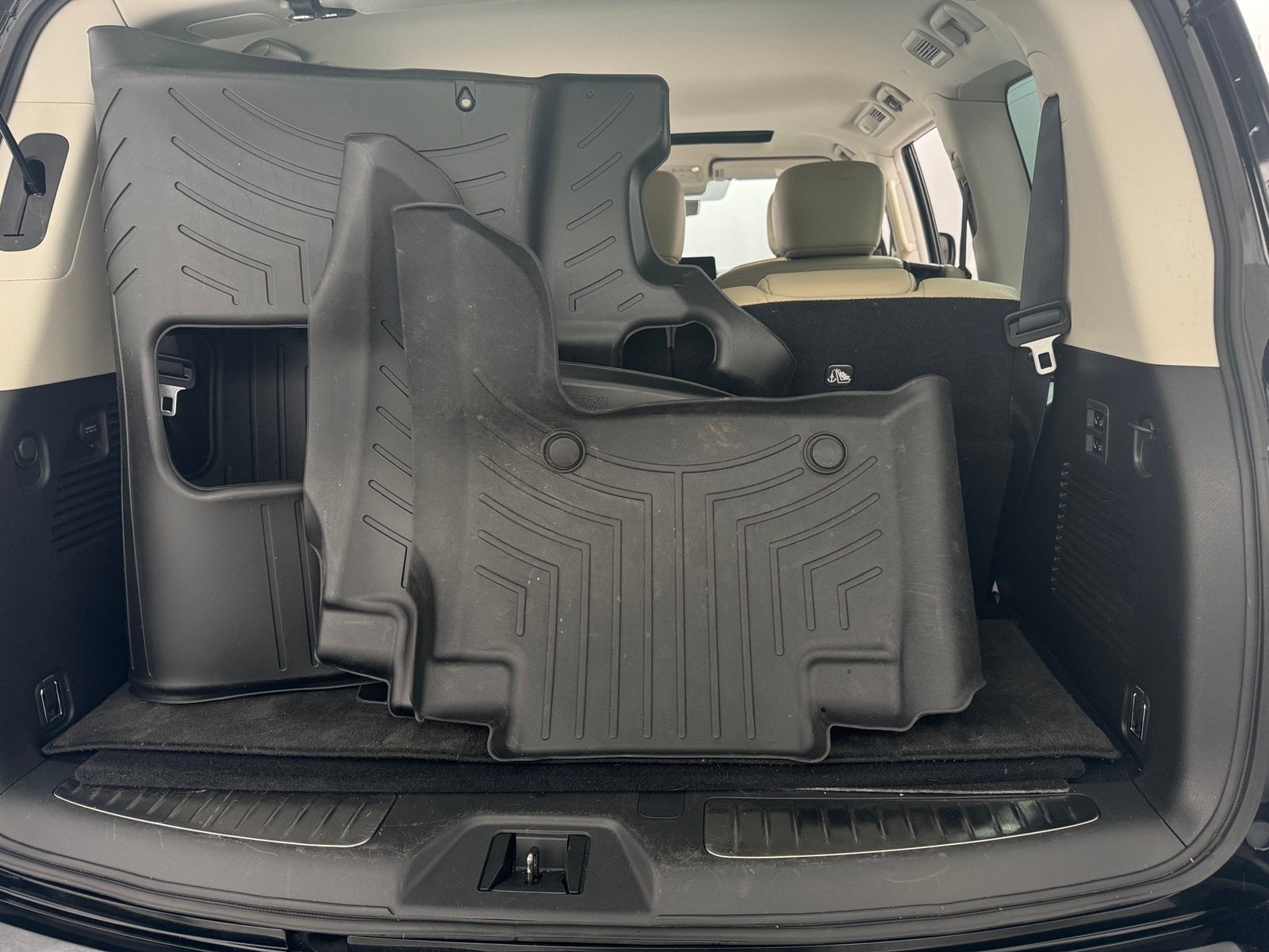 Thumbnail: 2023 INFINITI QX80 - 6