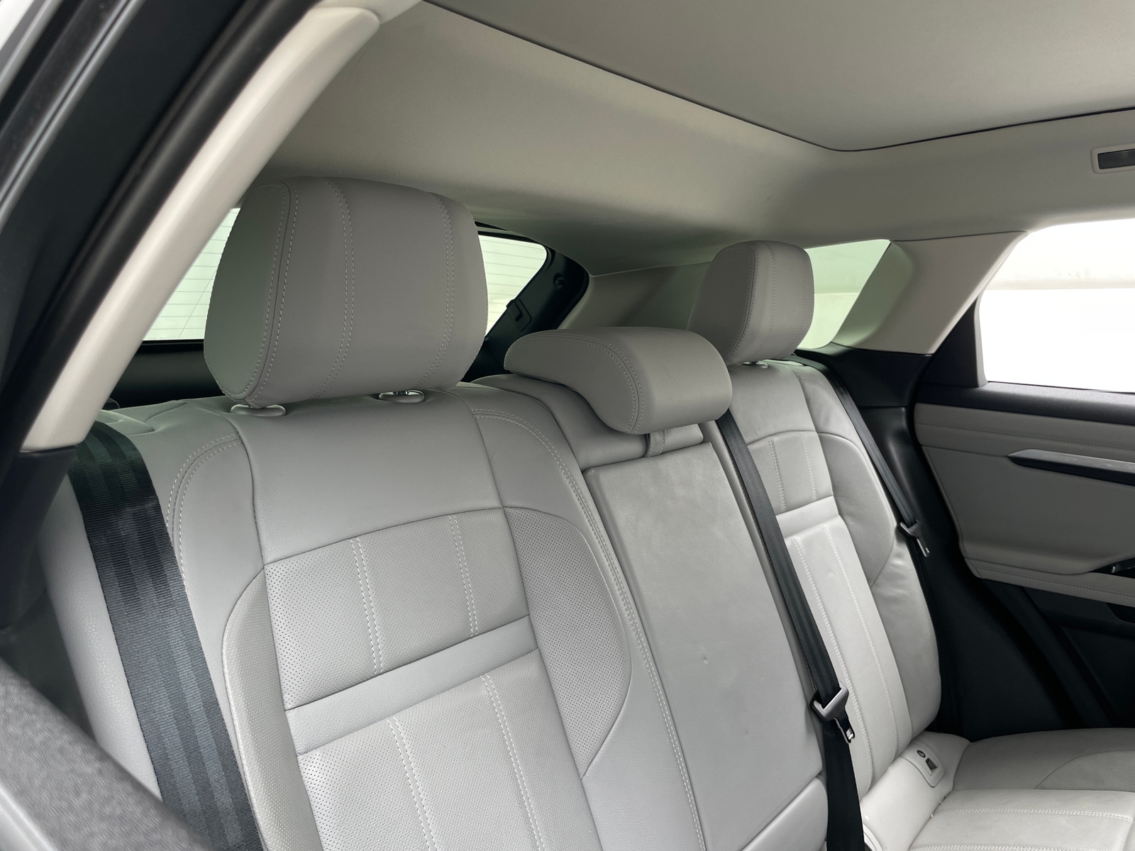 Thumbnail: 2021 Land Rover Range Rover Evoque - 4