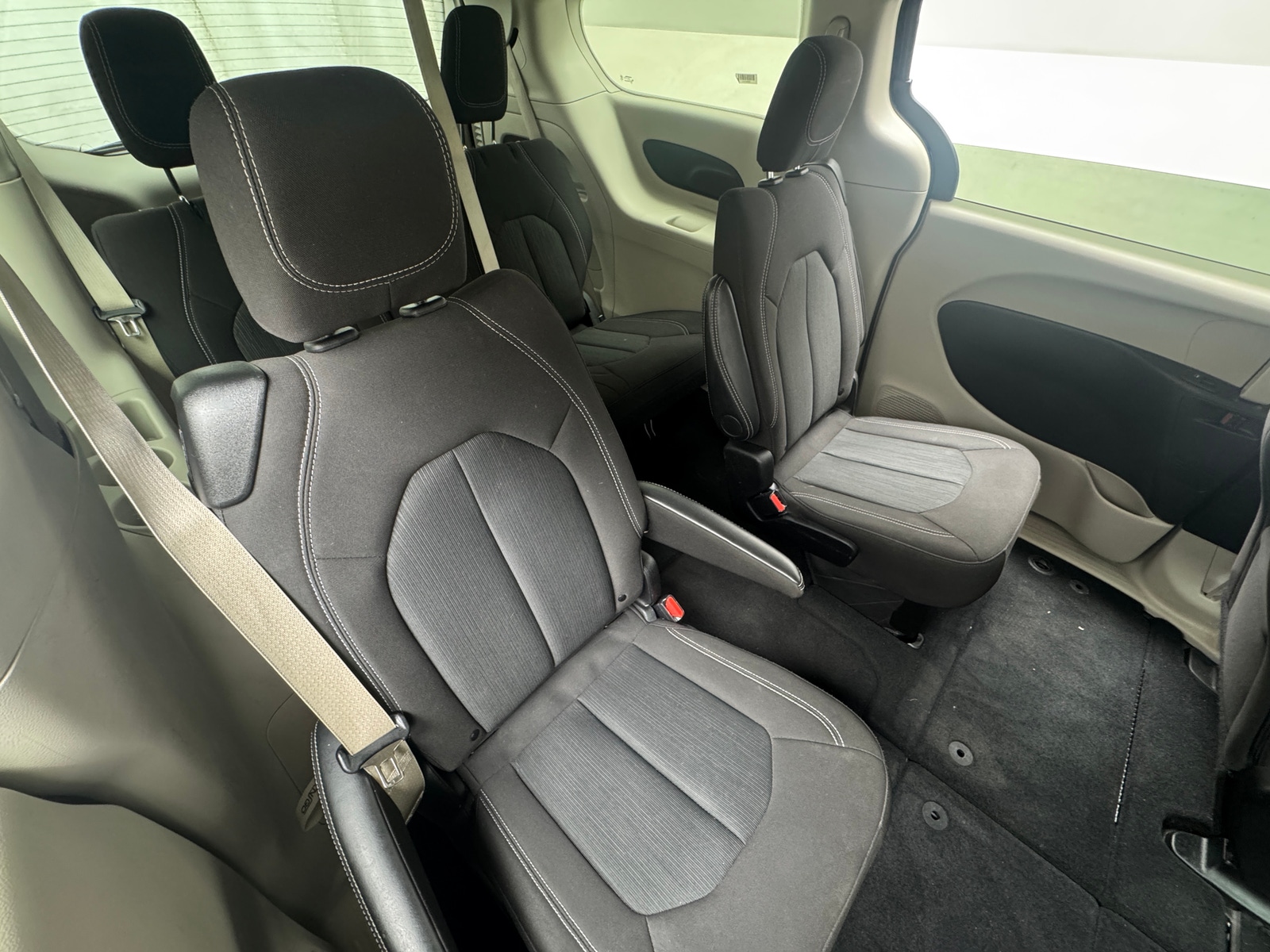 Thumbnail: 2024 Chrysler Voyager - 6