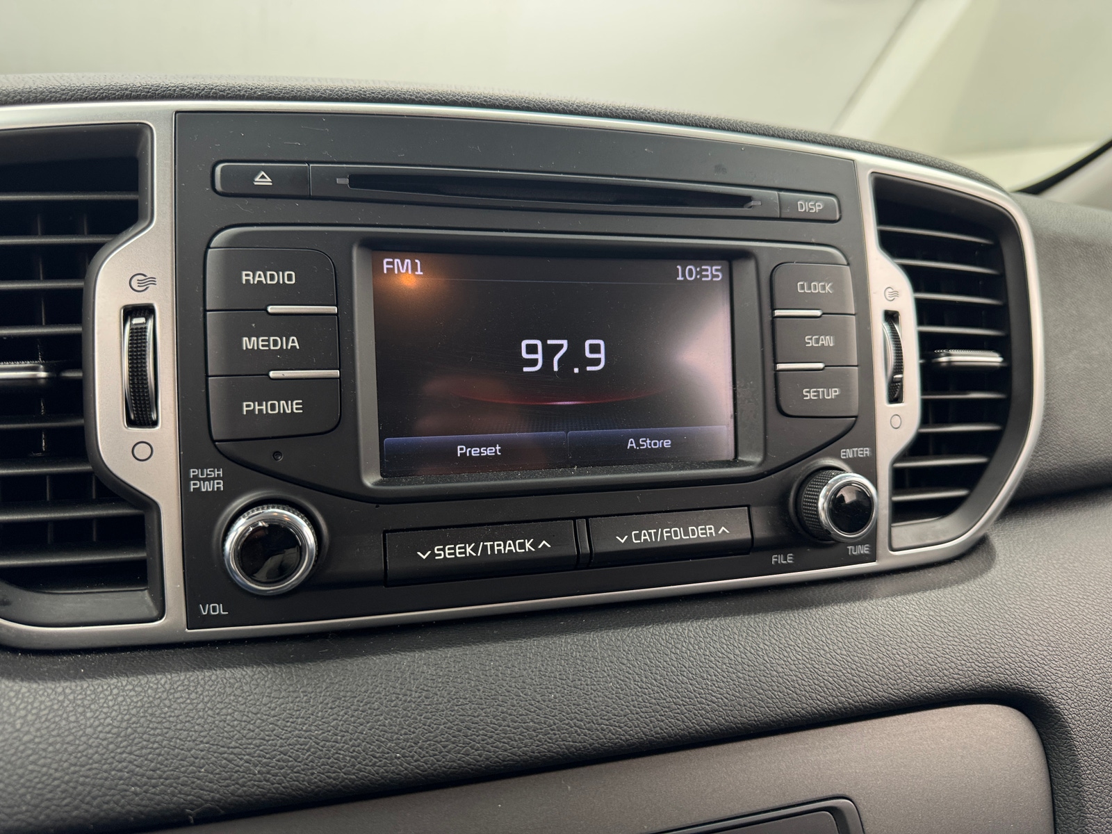 Thumbnail: 2019 Kia Sportage - 4