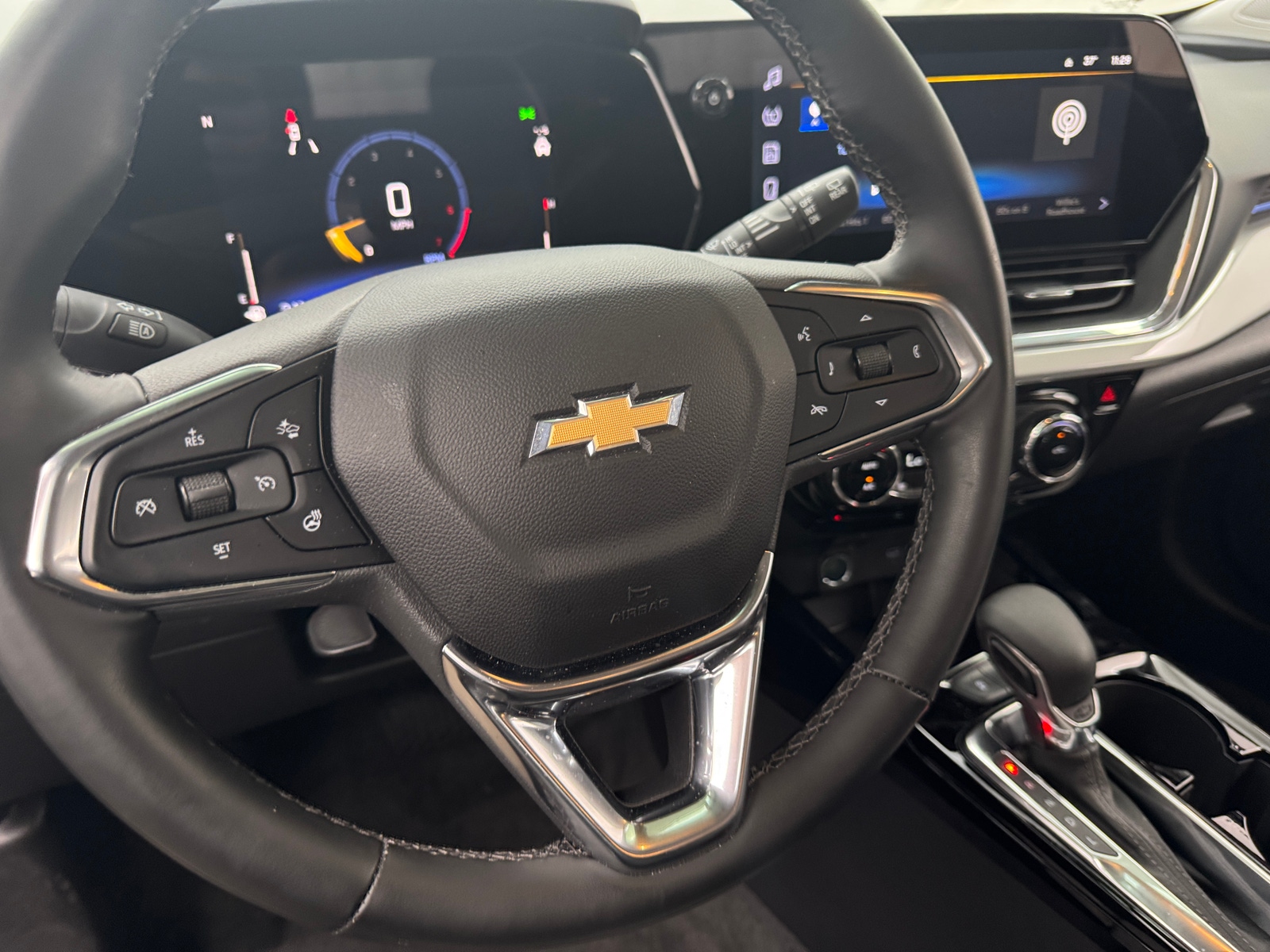 Thumbnail: 2025 Chevrolet Trax - 5