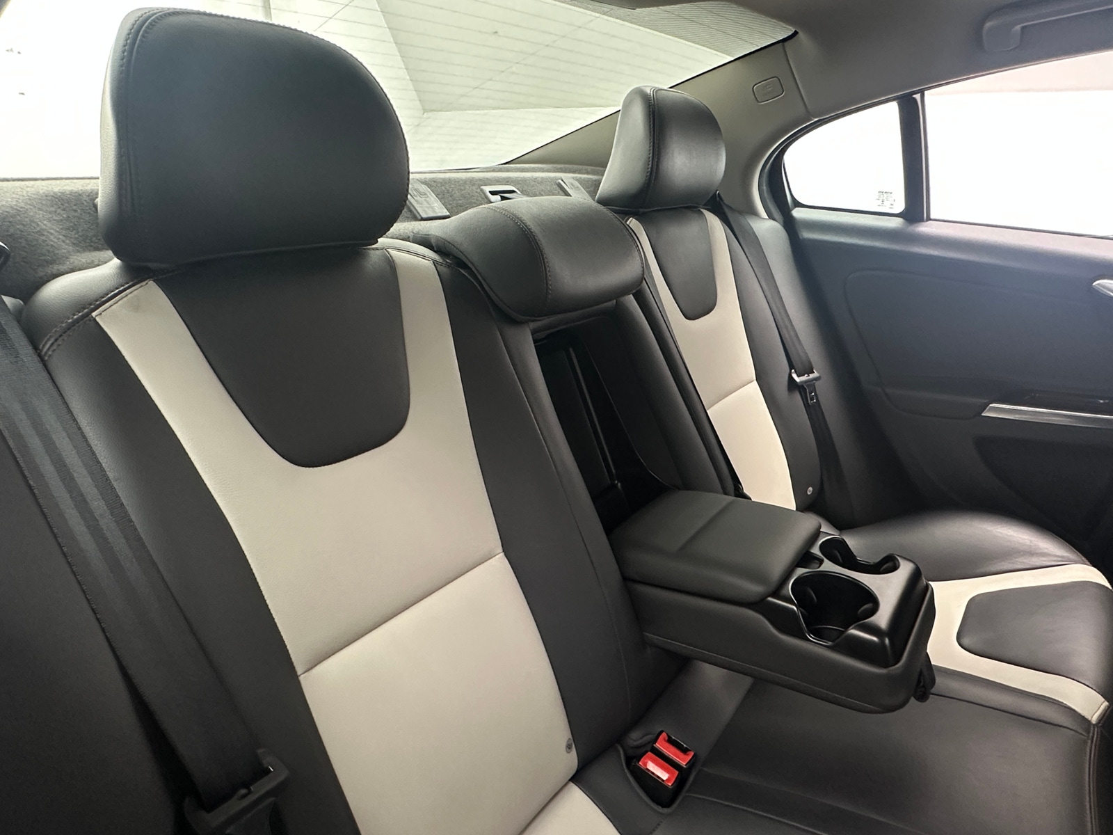 Thumbnail: 2018 Volvo S60 - 5