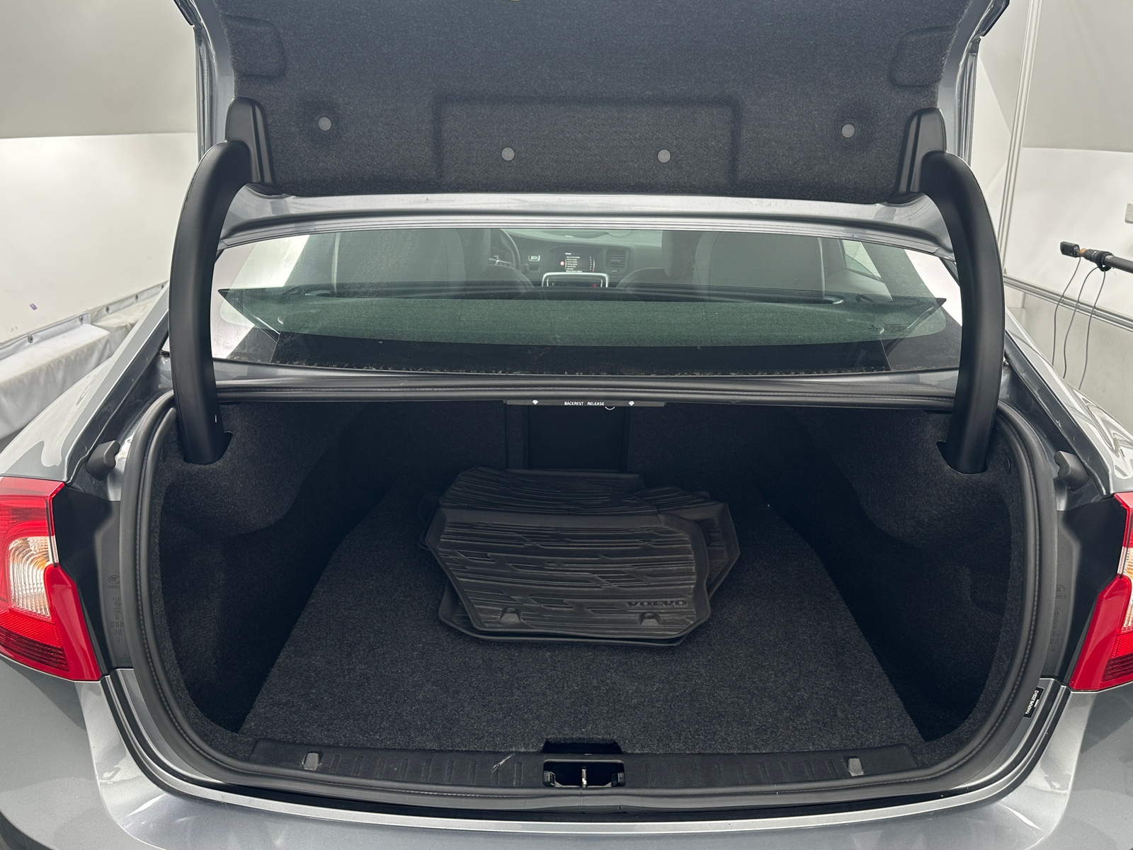 Thumbnail: 2018 Volvo S60 - 6