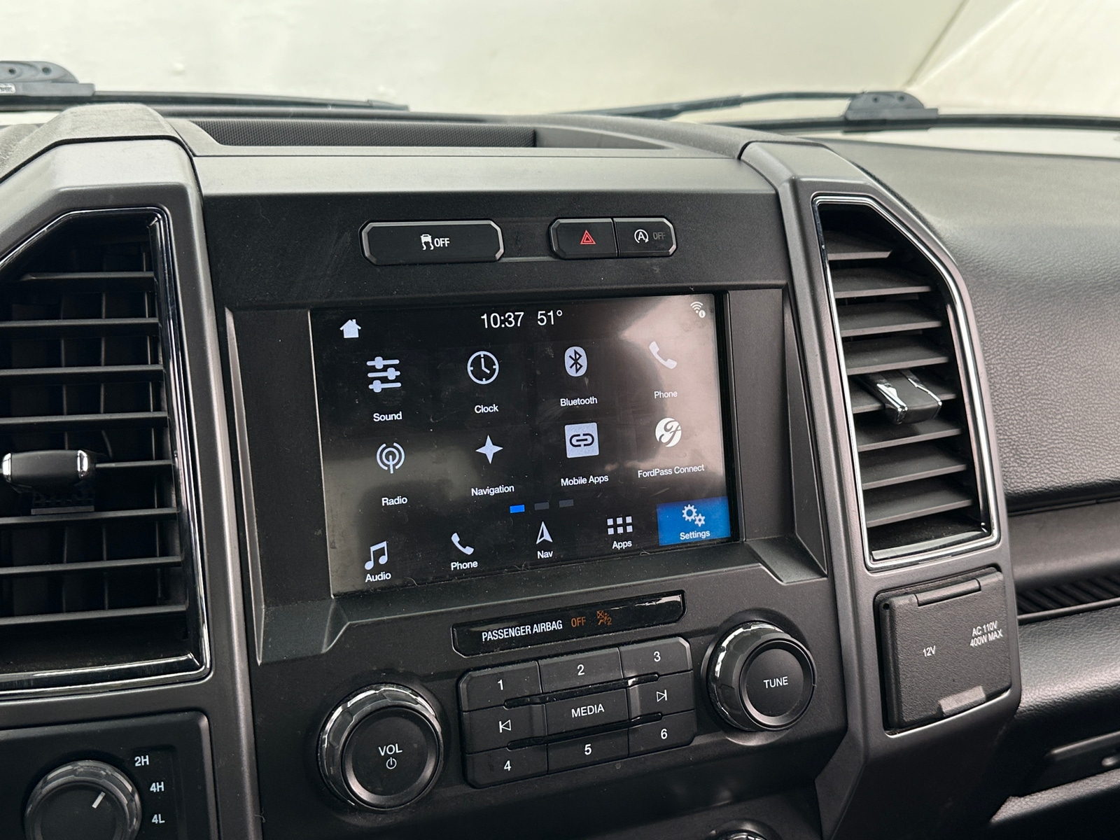 Thumbnail: 2019 Ford Econoline - 4