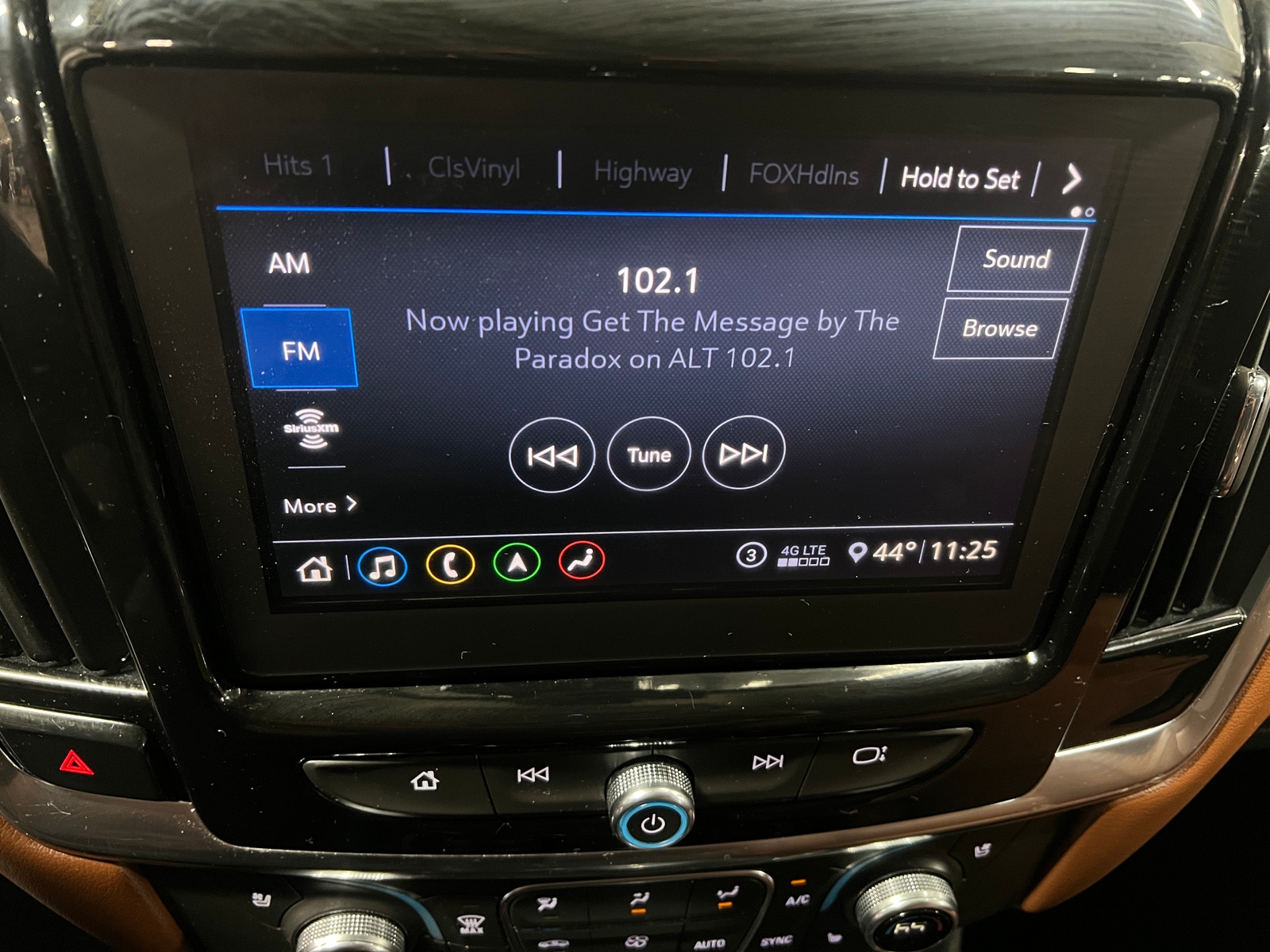 Thumbnail: 2021 Chevrolet Traverse - 3