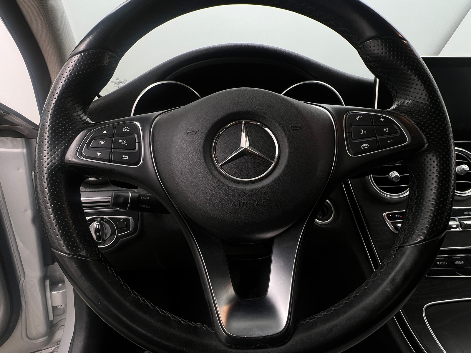 Thumbnail: 2016 Mercedes-Benz C-Class - 4