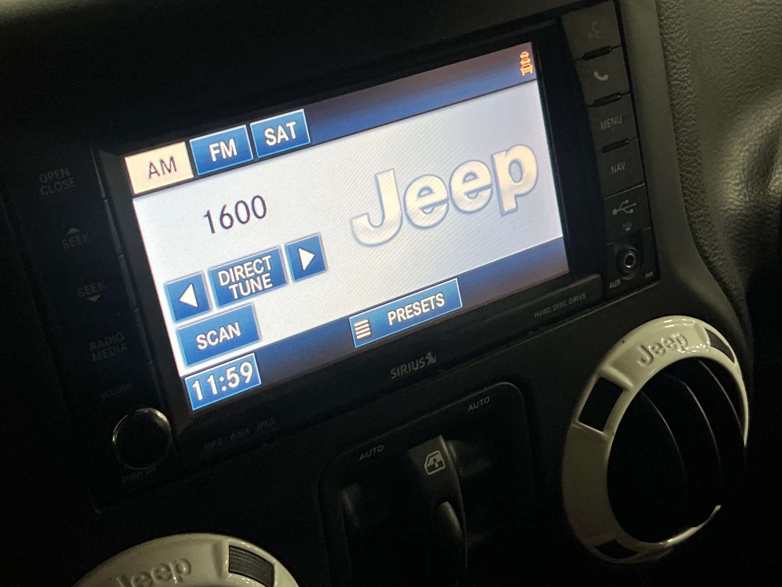 Thumbnail: 2015 Jeep Wrangler - 3