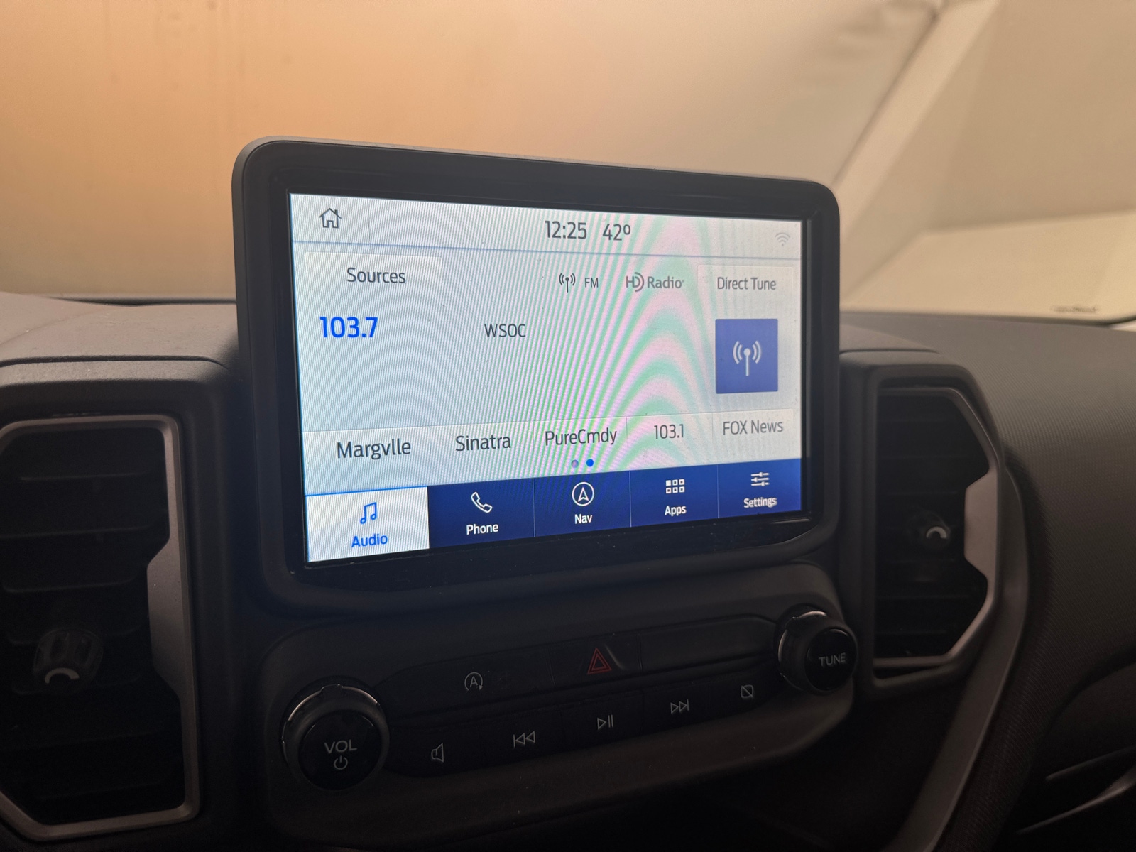 Thumbnail: 2022 Ford Bronco Sport - 3