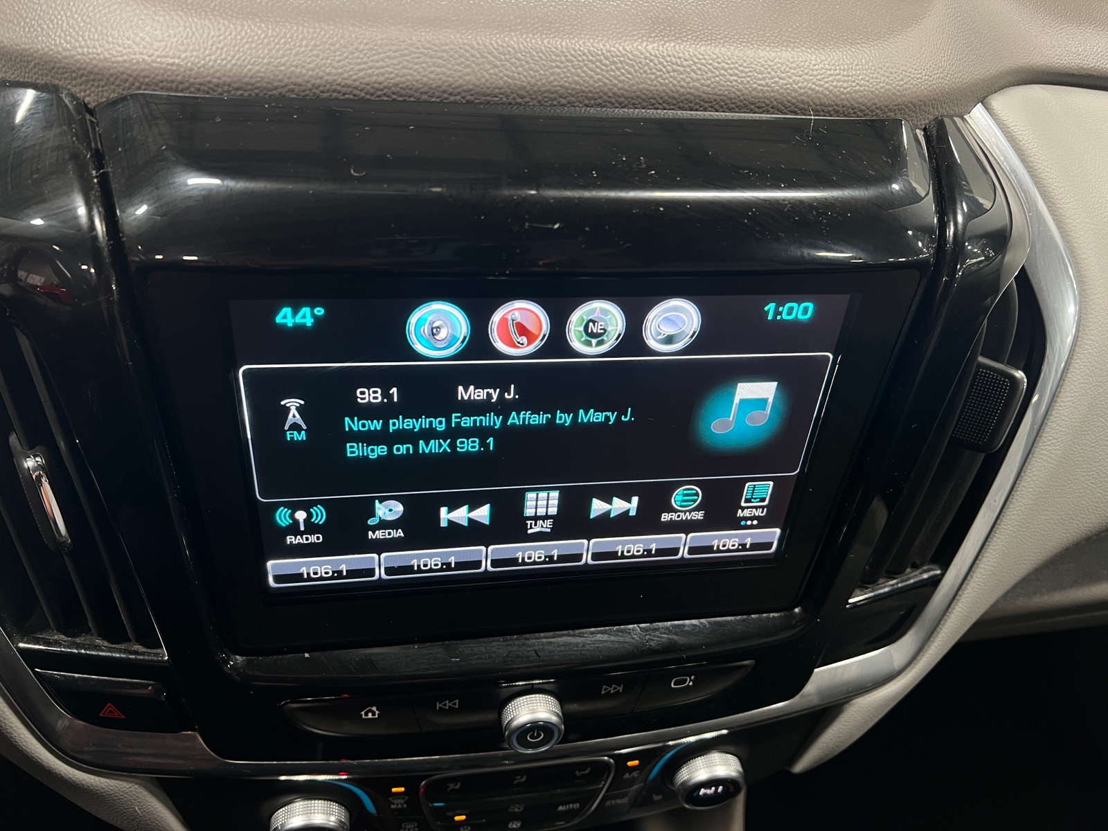 Thumbnail: 2018 Chevrolet Traverse - 4