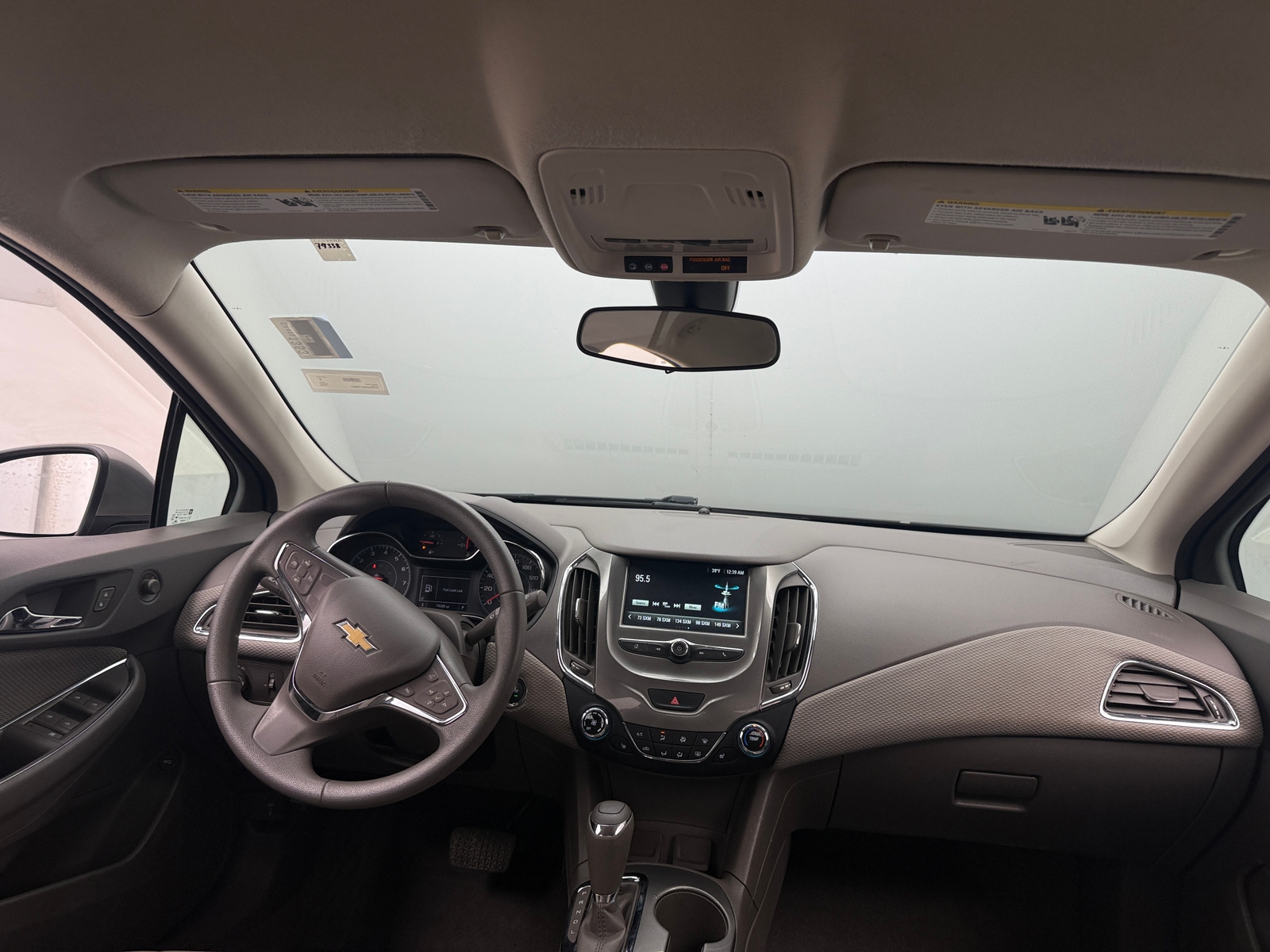 Thumbnail: 2018 Chevrolet Cruze - 3