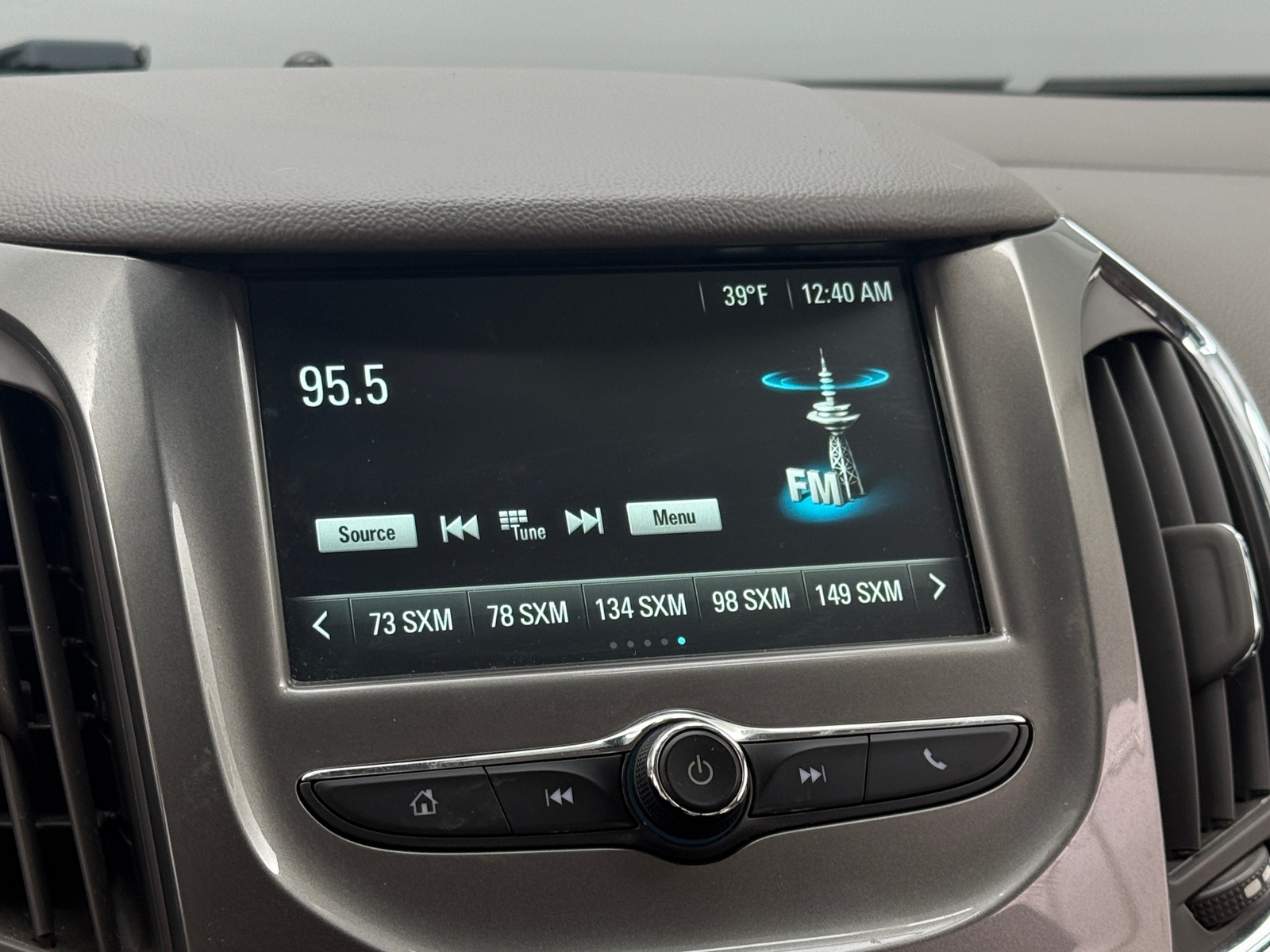 Thumbnail: 2018 Chevrolet Cruze - 4