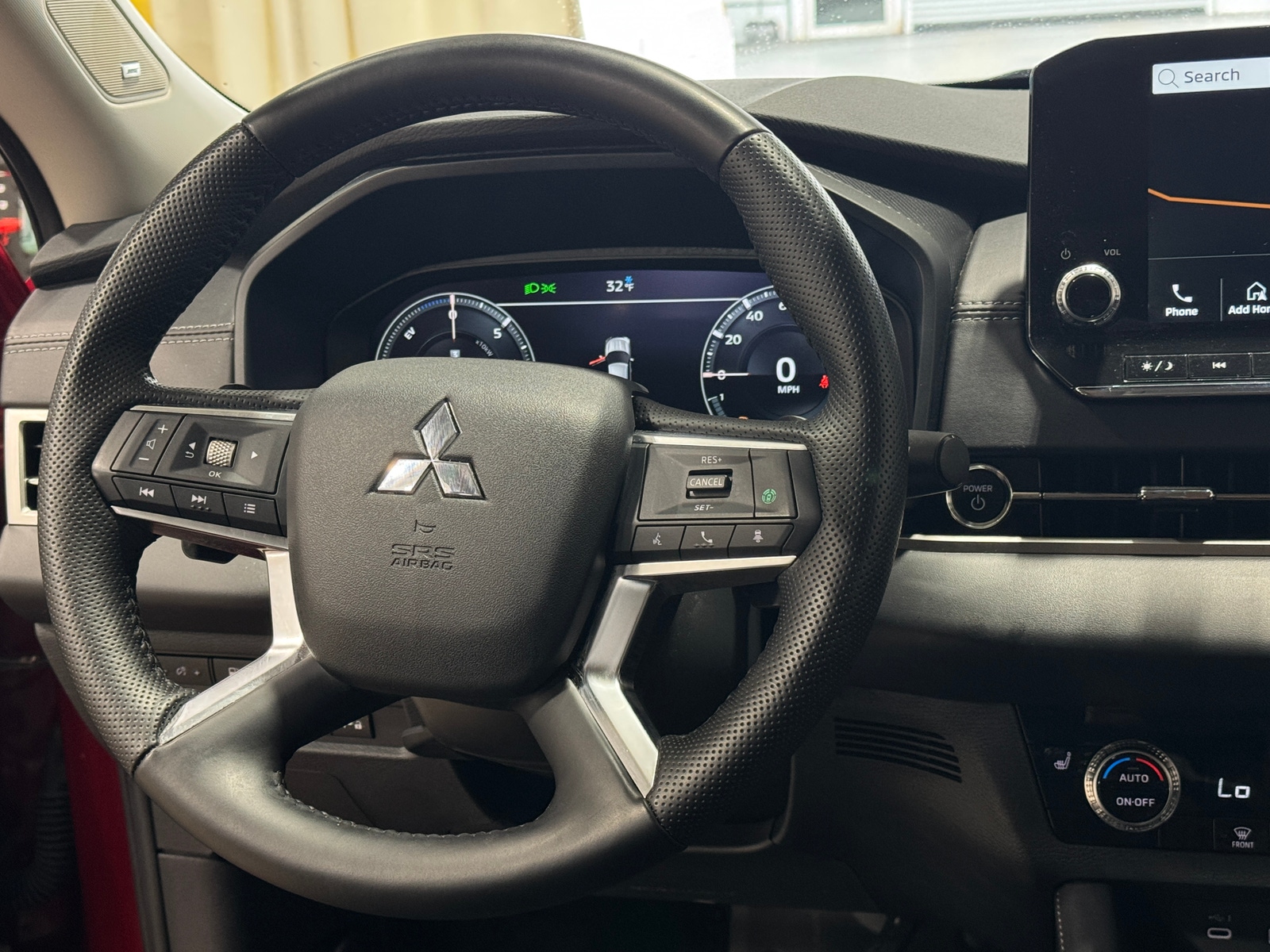 Thumbnail: 2024 Mitsubishi Outlander - 4