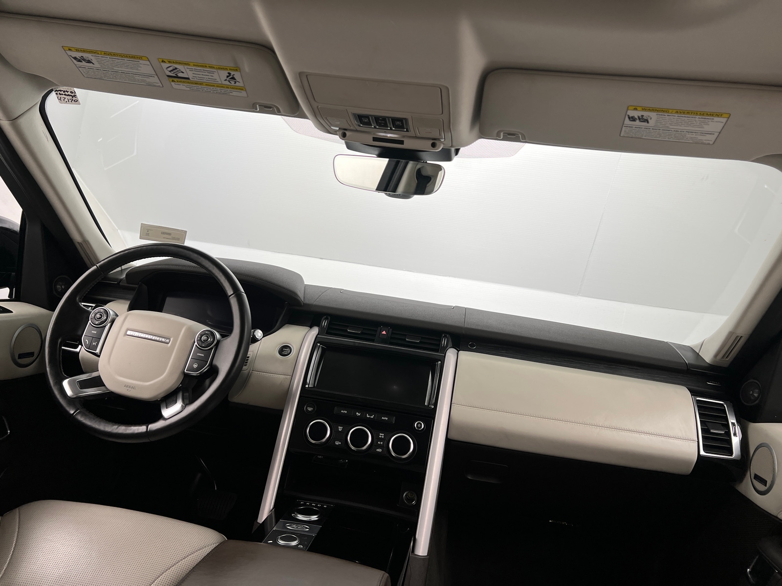 Thumbnail: 2018 Land Rover Discovery - 2