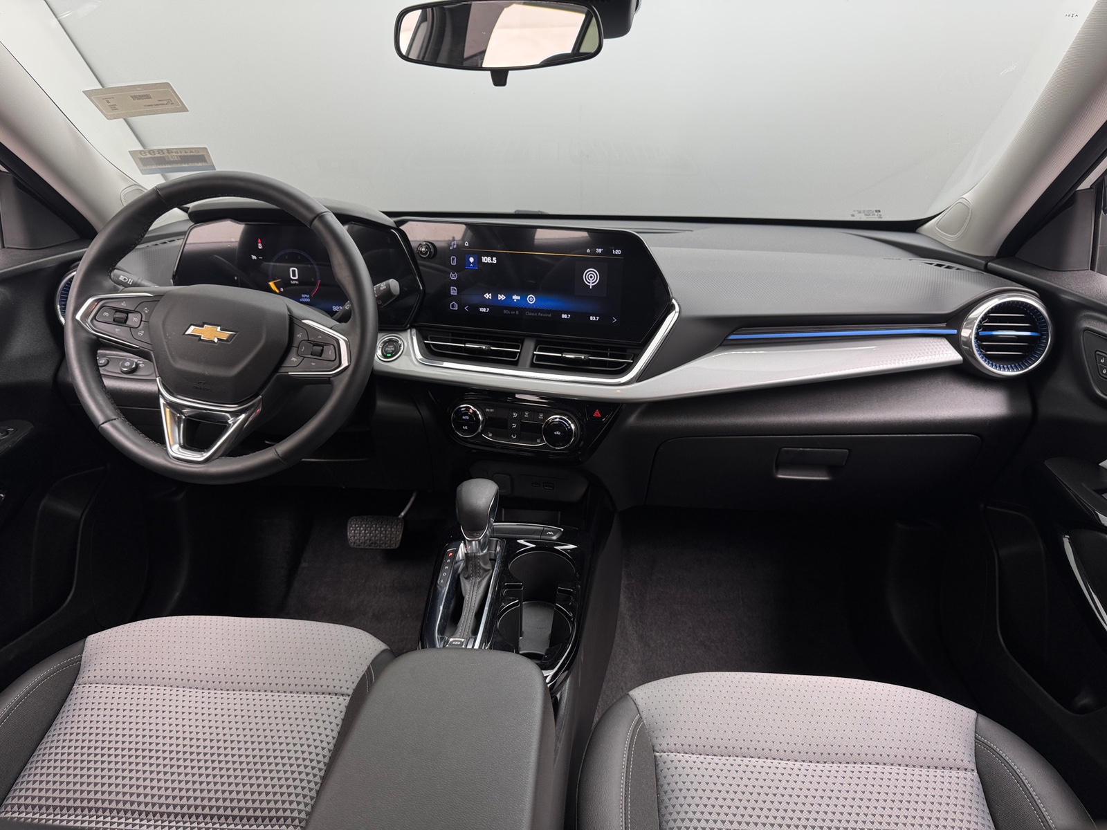 Thumbnail: 2025 Chevrolet Trax - 3