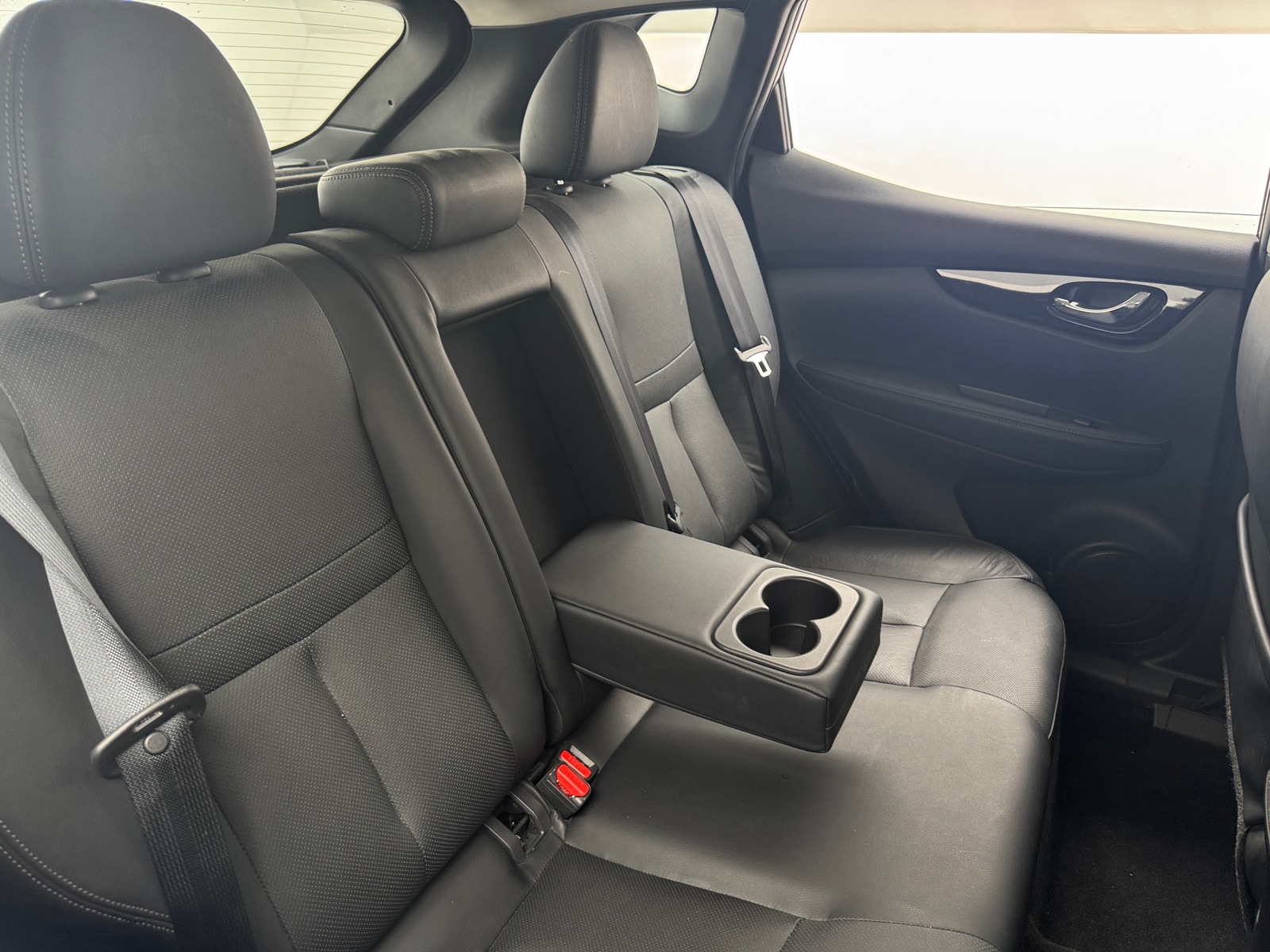 Thumbnail: 2017 Nissan Rogue Sport - 5