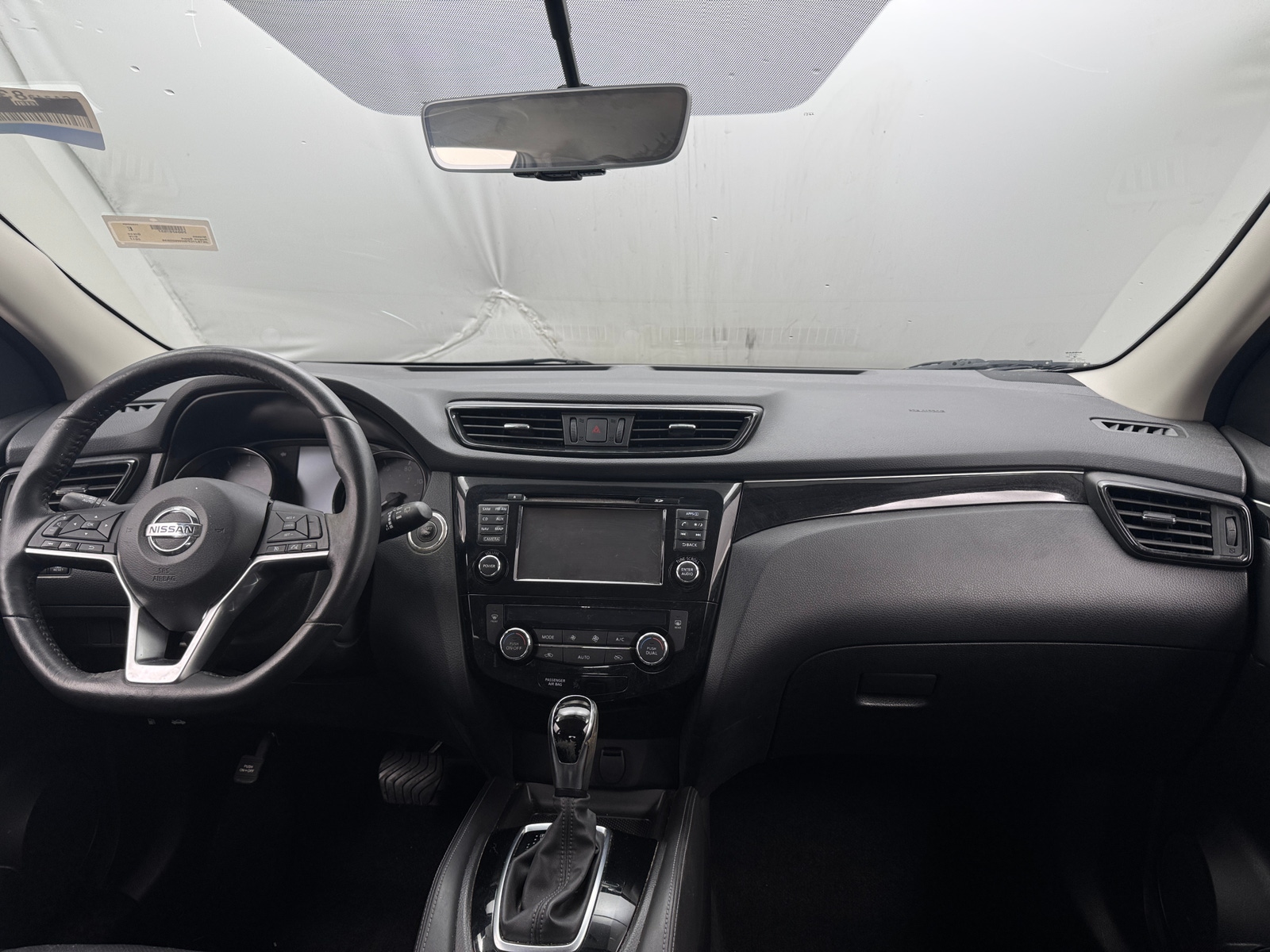 Thumbnail: 2017 Nissan Rogue Sport - 2