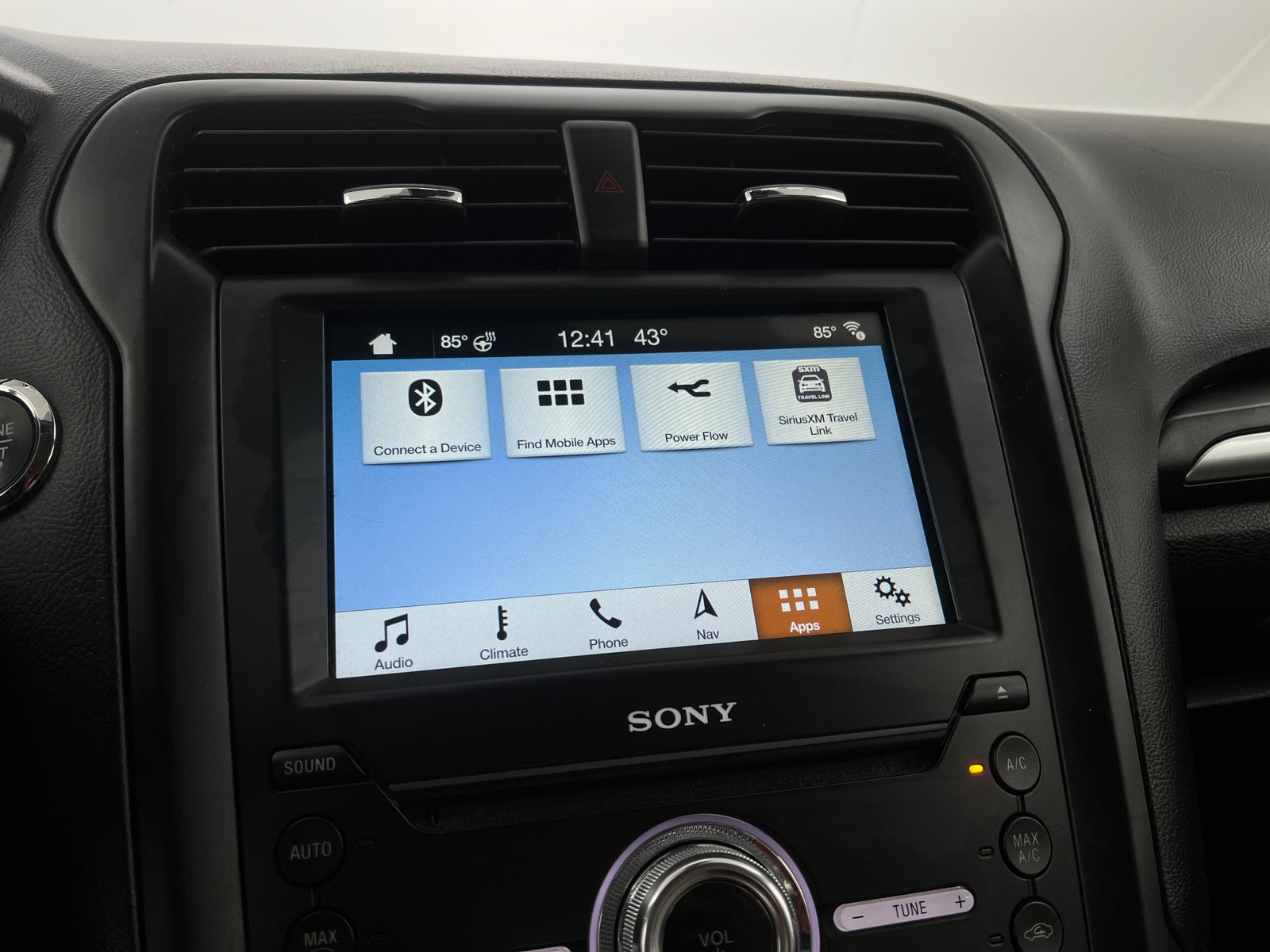 Thumbnail: 2017 Ford Fusion - 3