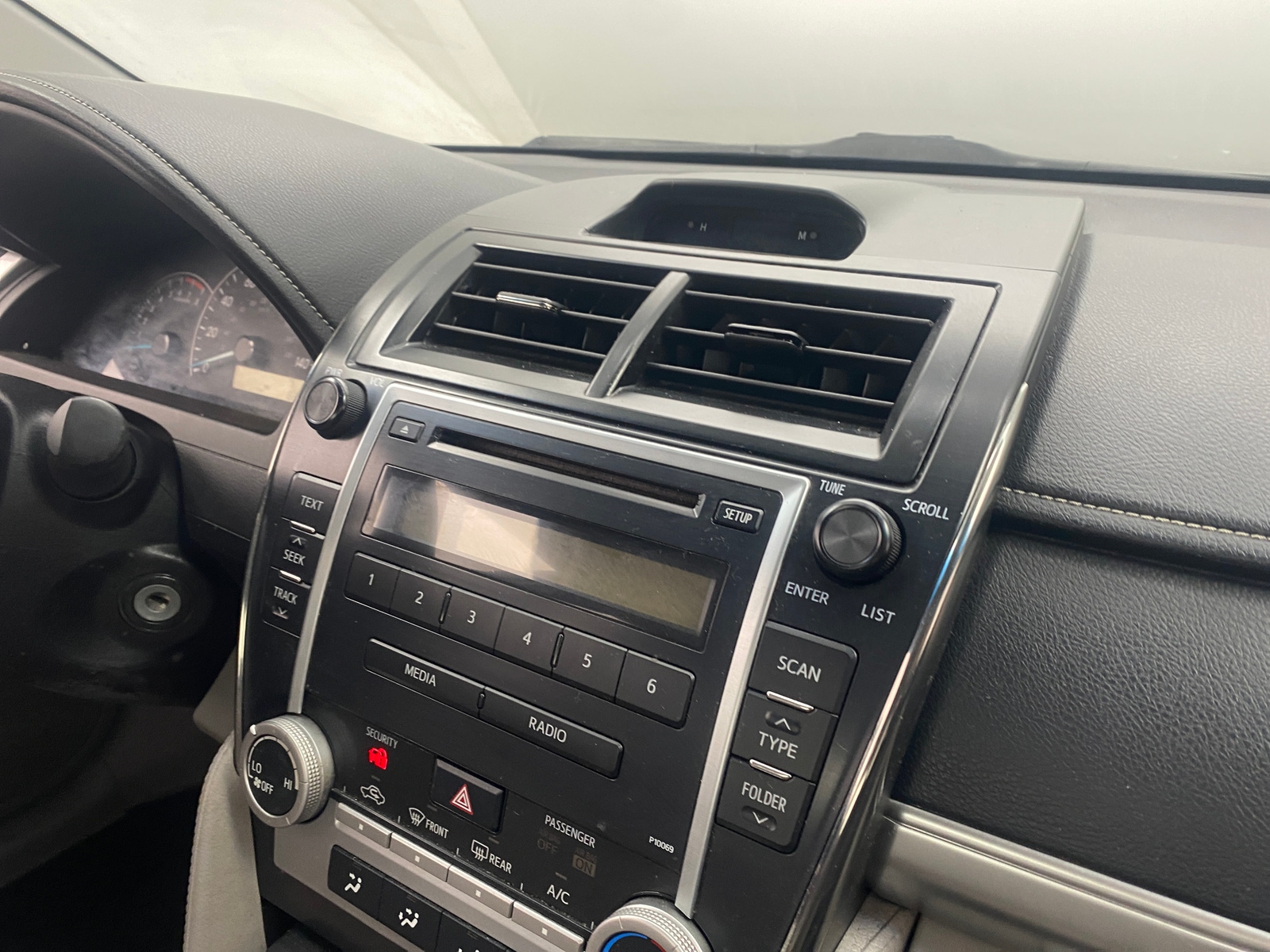 Thumbnail: 2012 Toyota Camry - 4