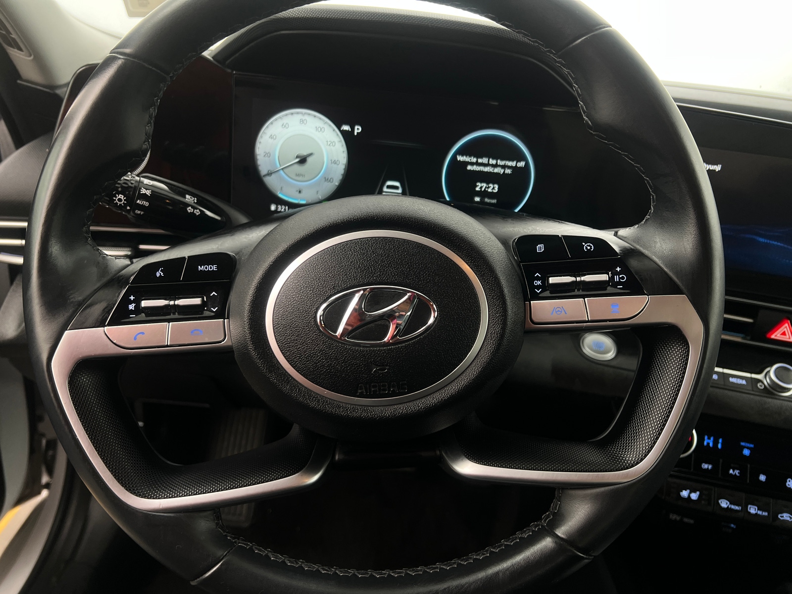 Thumbnail: 2022 Hyundai Elantra - 4