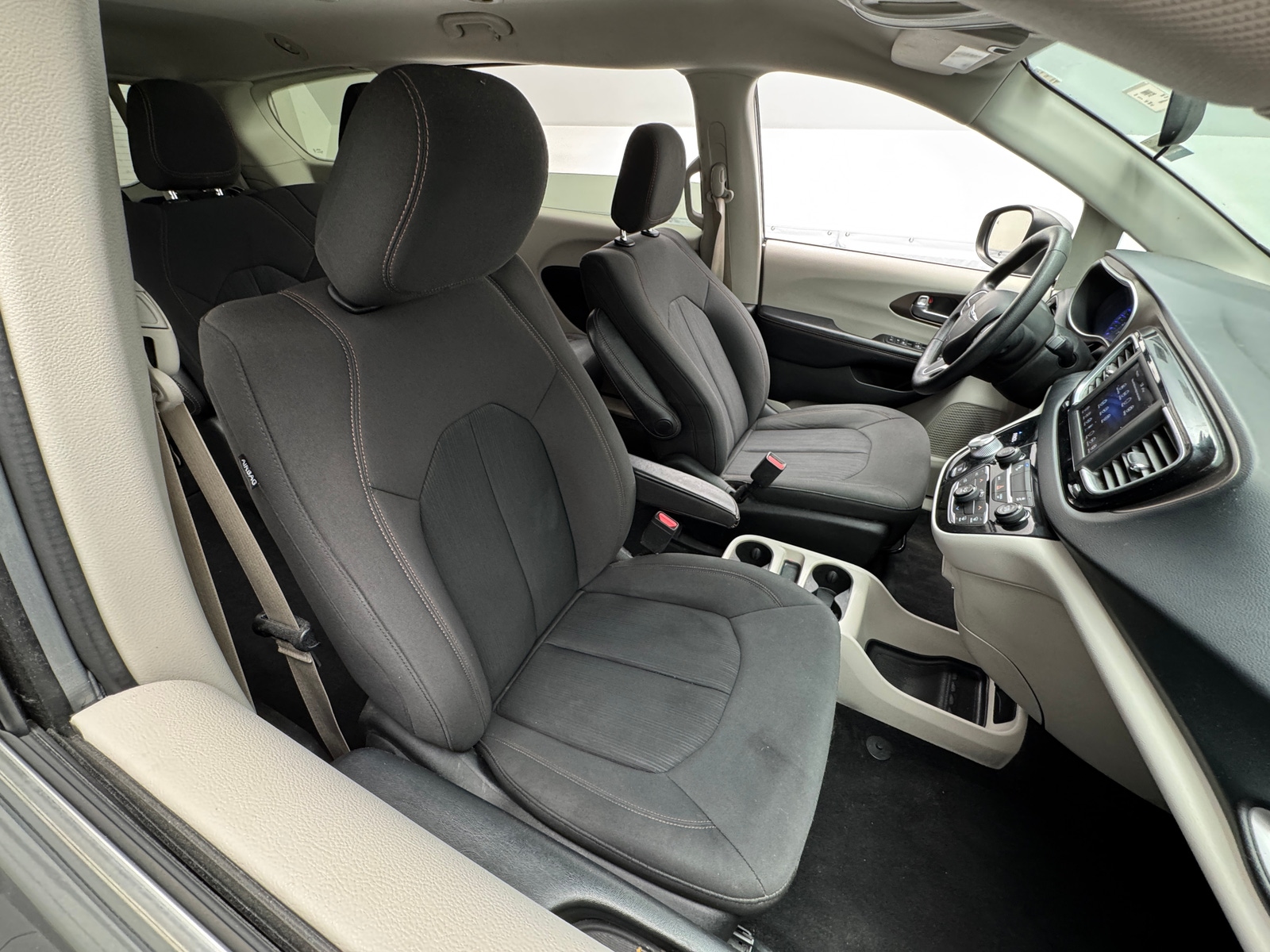 Thumbnail: 2019 Chrysler Pacifica - 2