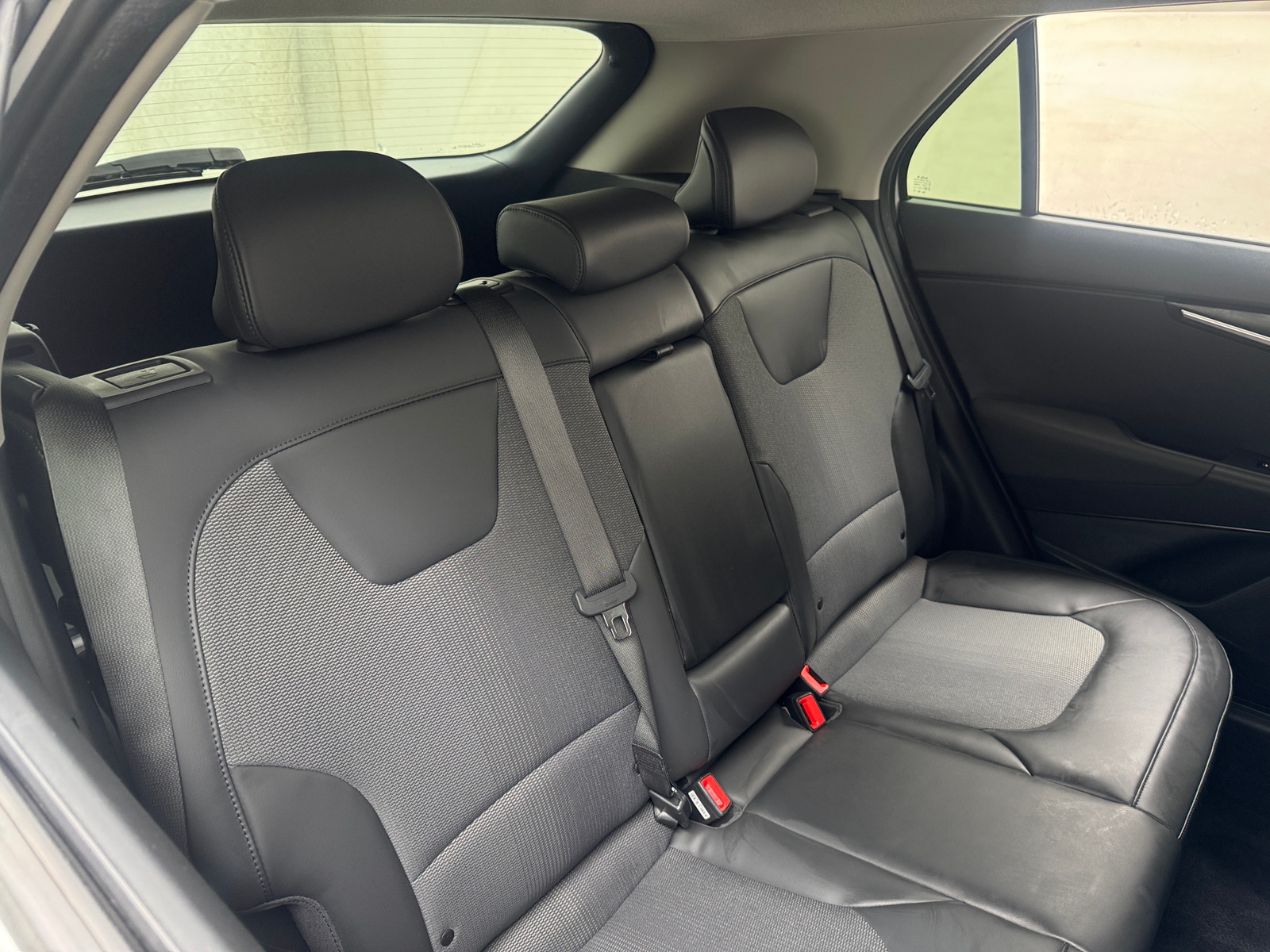 Thumbnail: 2023 Kia Niro - 5