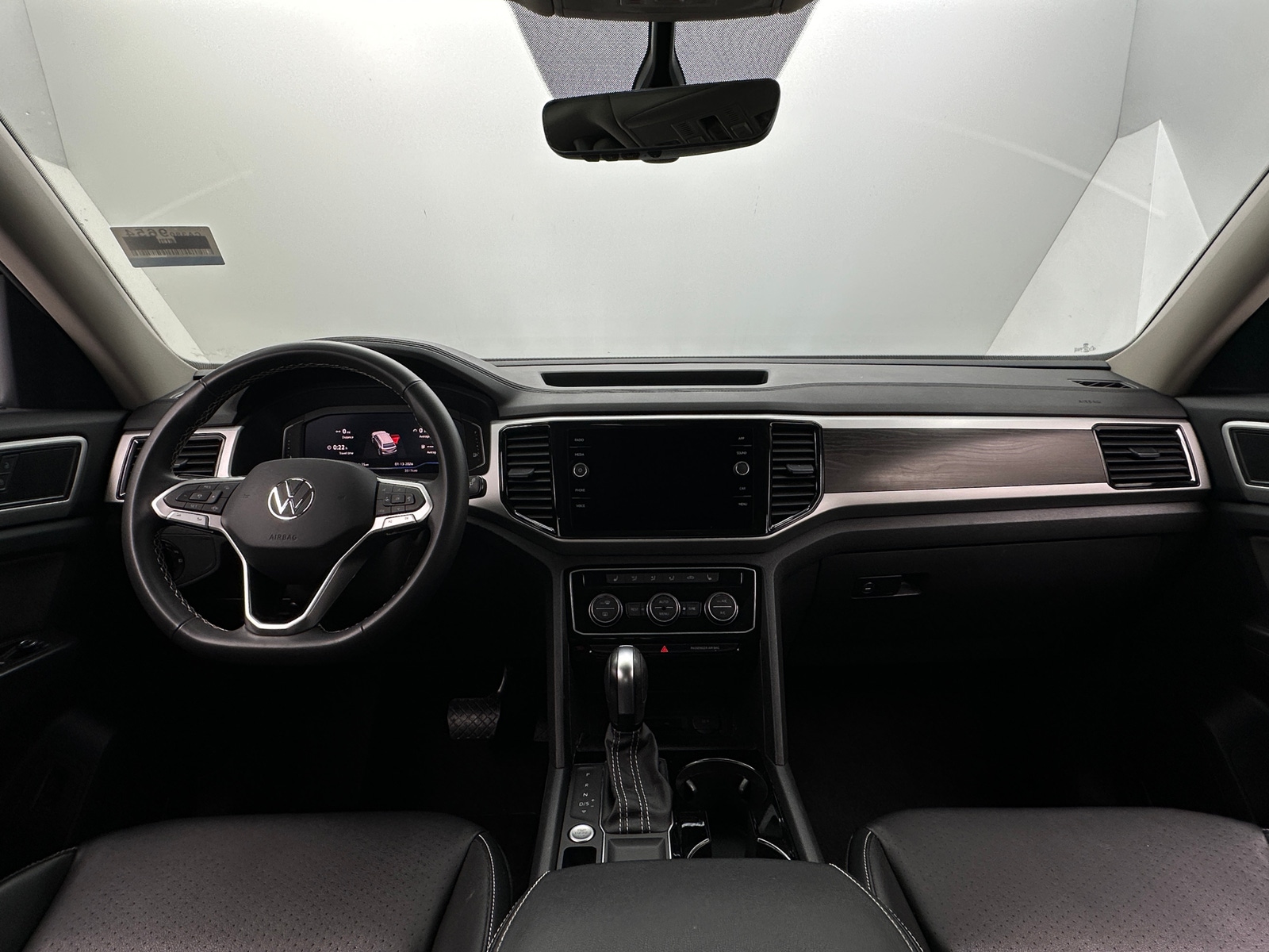 Thumbnail: 2023 Volkswagen Atlas - 3