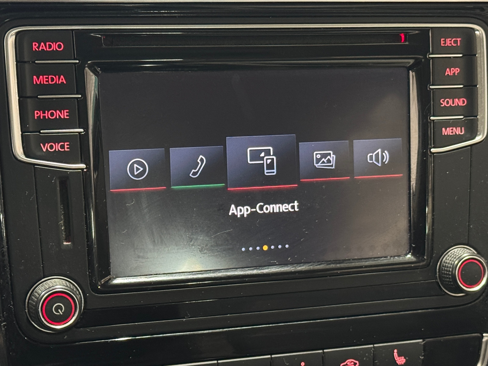 Thumbnail: 2018 Volkswagen Passat - 4