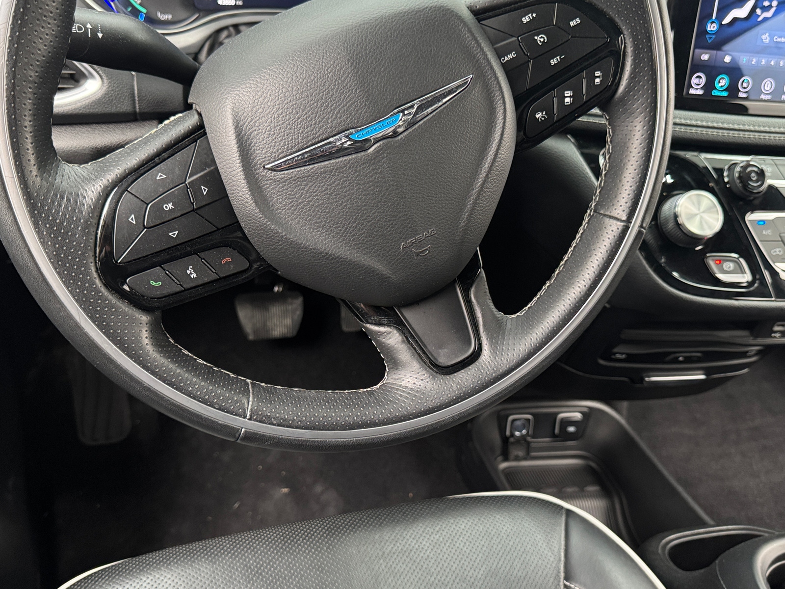 Thumbnail: 2020 Chrysler Pacifica - 4