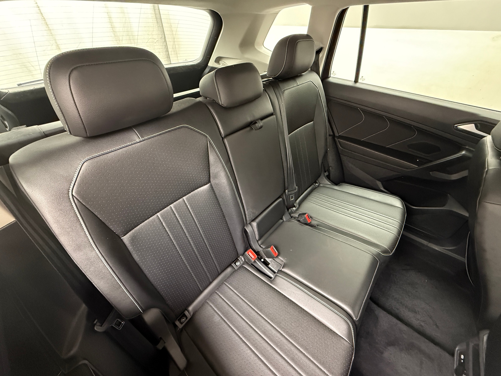 Thumbnail: 2022 Volkswagen Tiguan - 5