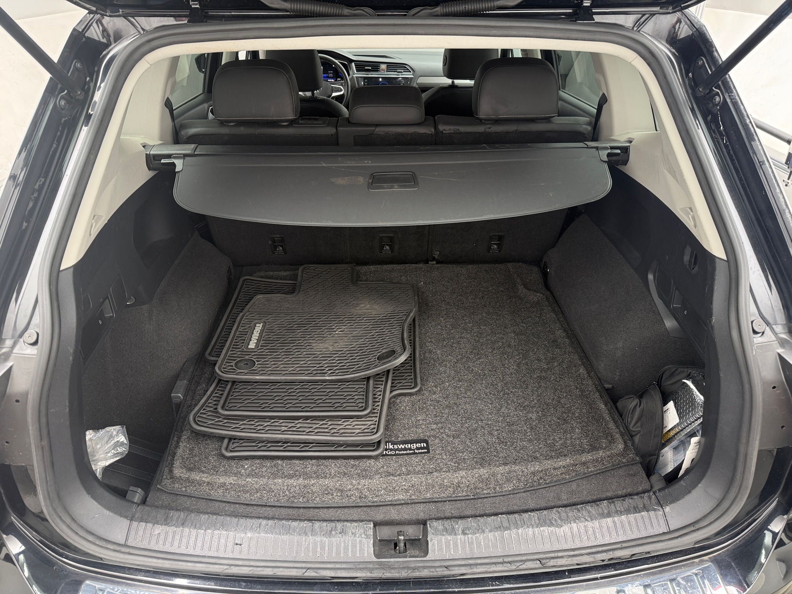 Thumbnail: 2022 Volkswagen Tiguan - 6