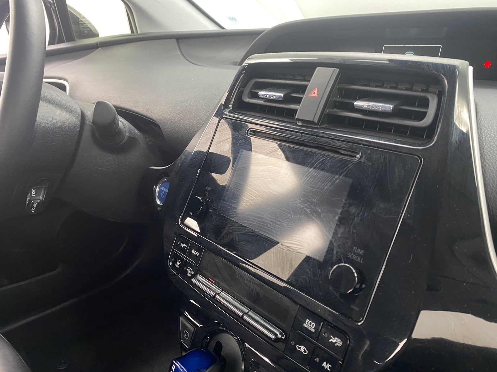 Thumbnail: 2019 Toyota Prius - 3