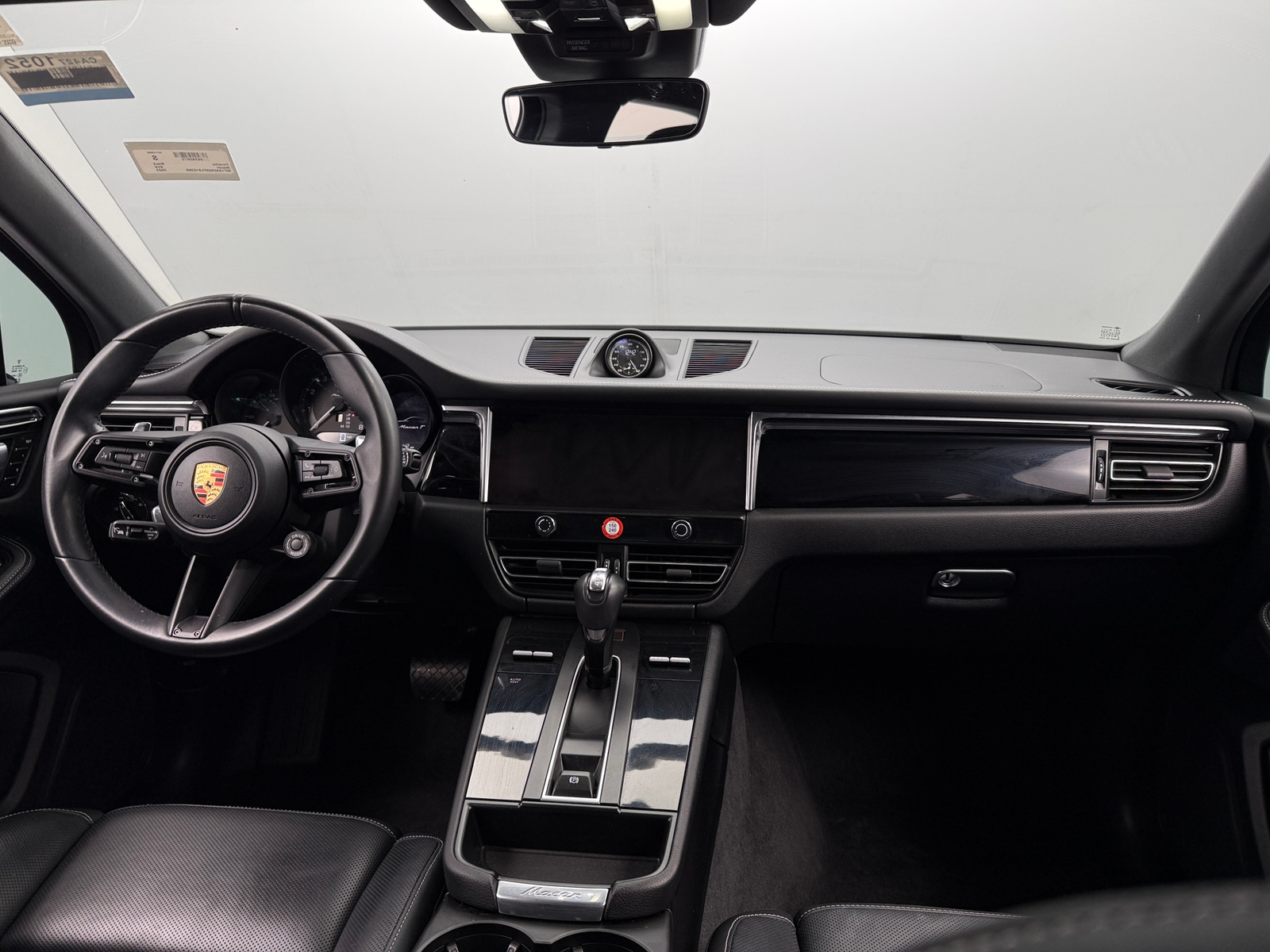 Thumbnail: 2023 Porsche Macan - 2