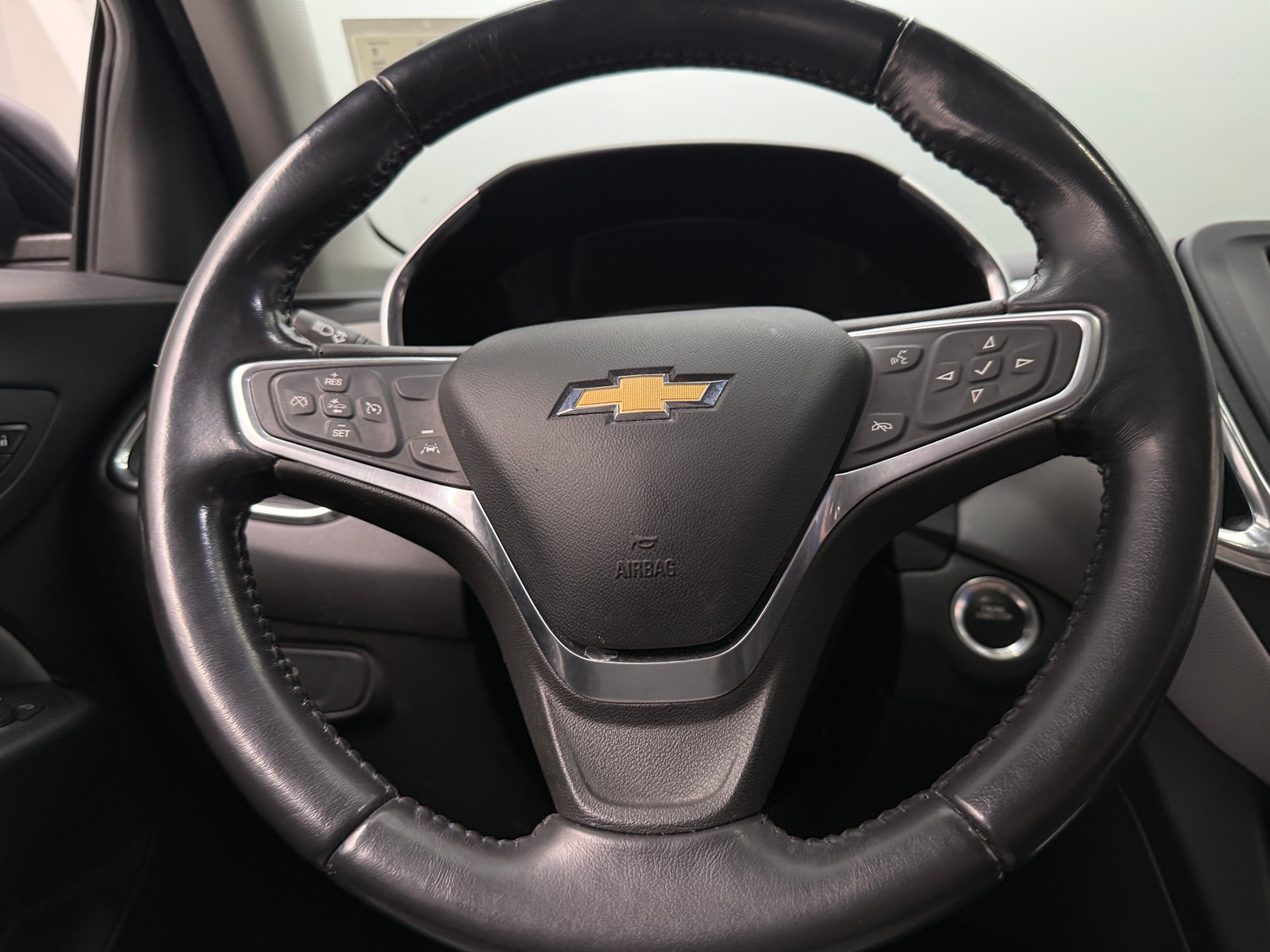 Thumbnail: 2022 Chevrolet Equinox - 5