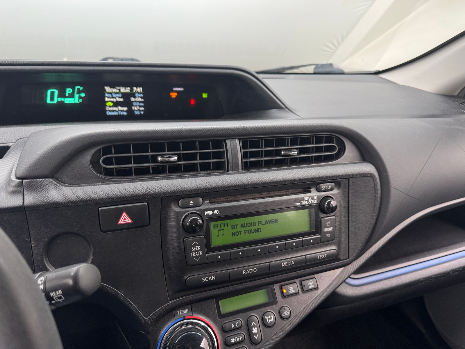 Thumbnail: 2013 Toyota Prius c - 4