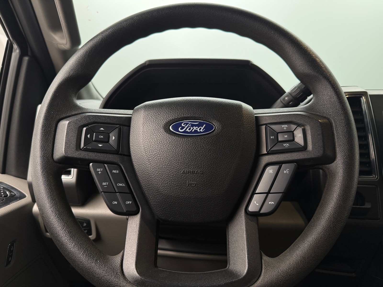 Thumbnail: 2018 Ford Econoline - 5