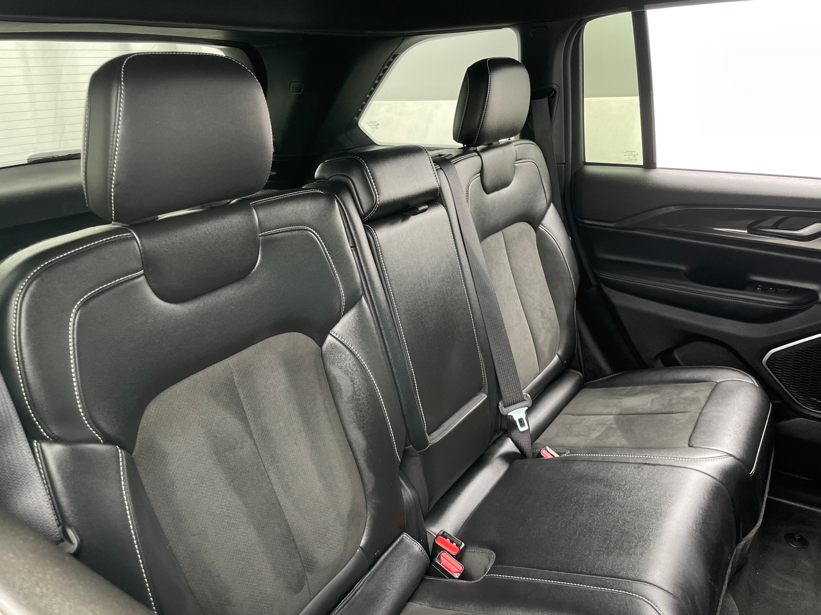 Thumbnail: 2022 Jeep Grand Cherokee - 6