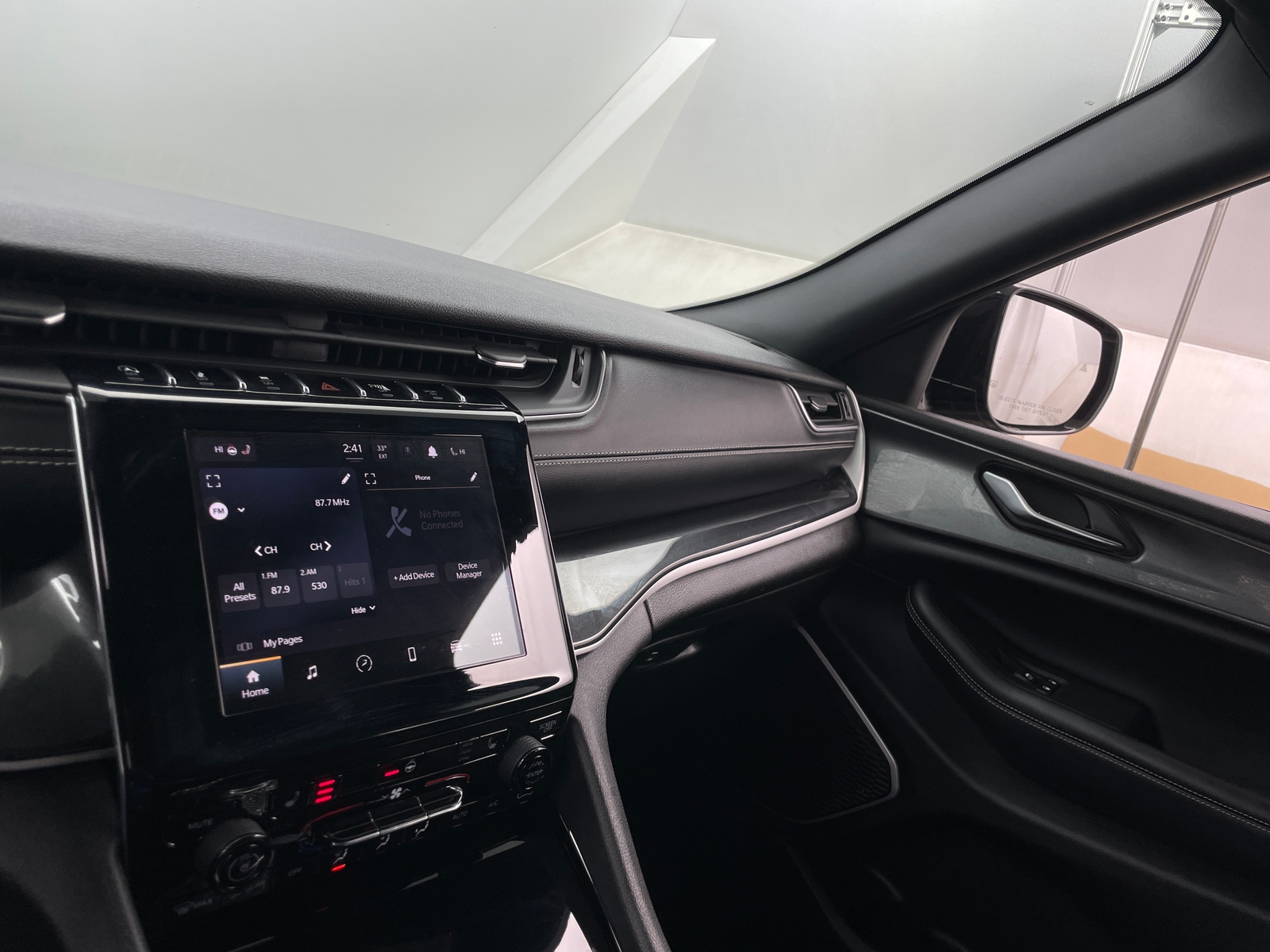 Thumbnail: 2022 Jeep Grand Cherokee - 4