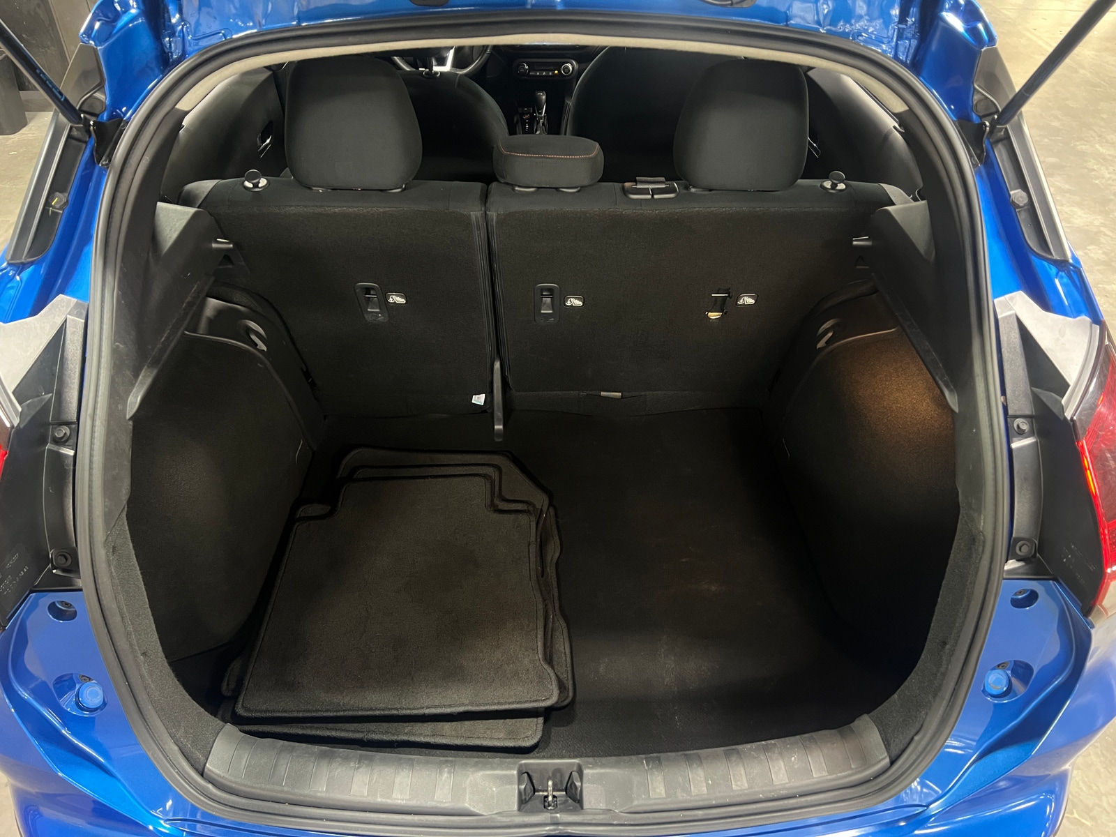 Thumbnail: 2024 Nissan Kicks - 7