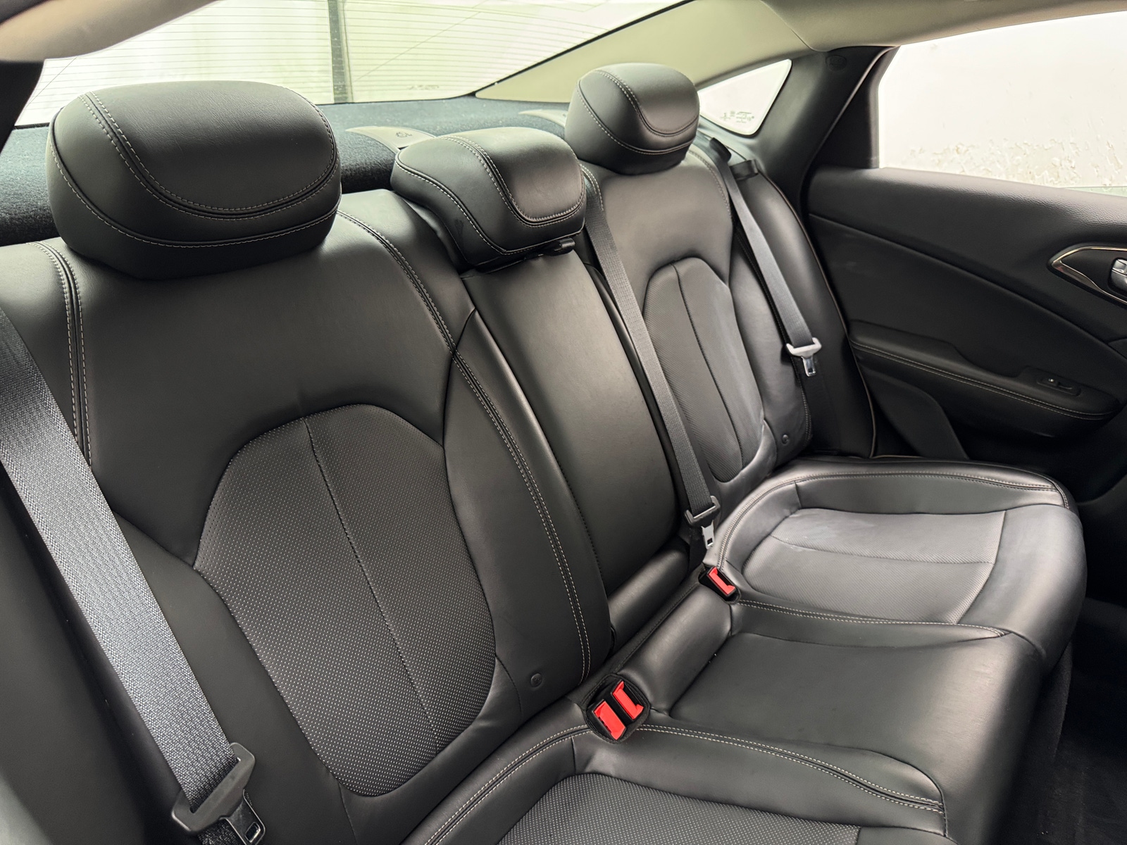 Thumbnail: 2015 Chrysler 200 - 5