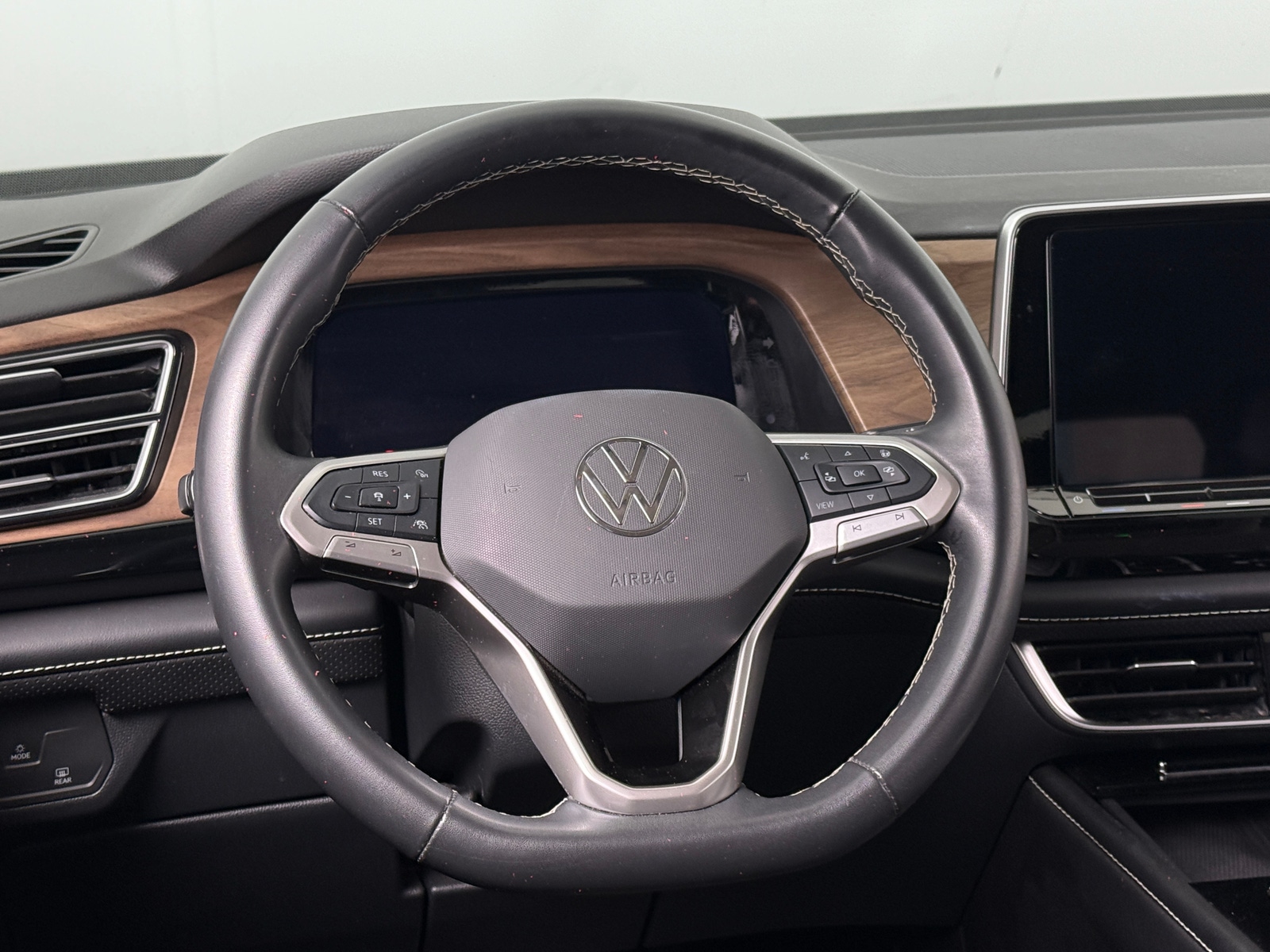 Thumbnail: 2024 Volkswagen Atlas - 4