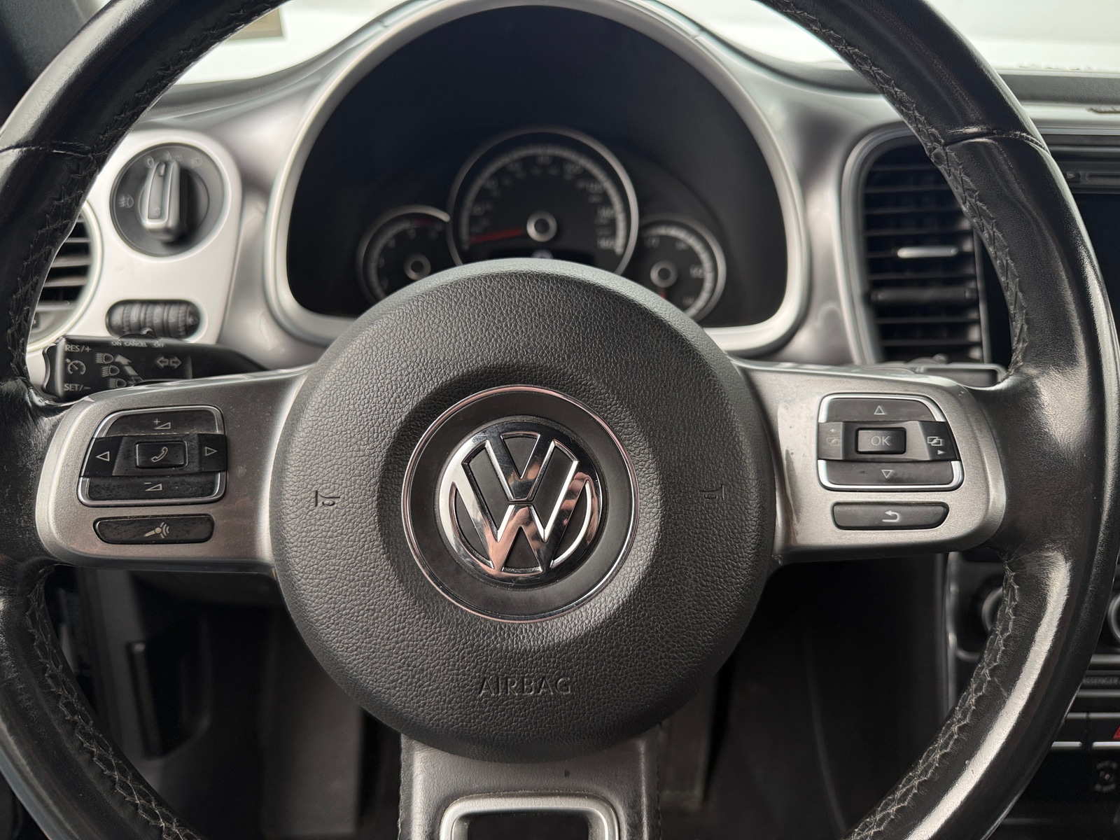 Thumbnail: 2014 Volkswagen Beetle - 3