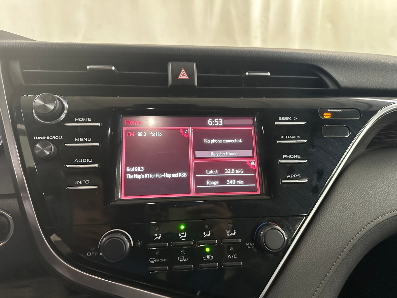 Thumbnail: 2018 Toyota Camry - 4