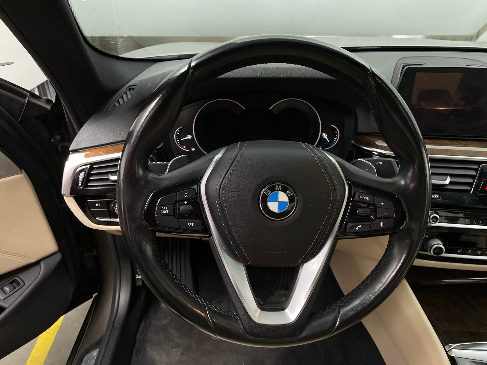 Thumbnail: 2018 BMW 5 Series - 4