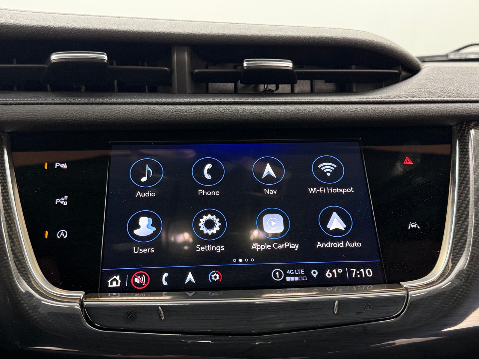 Thumbnail: 2022 Cadillac XT6 - 3