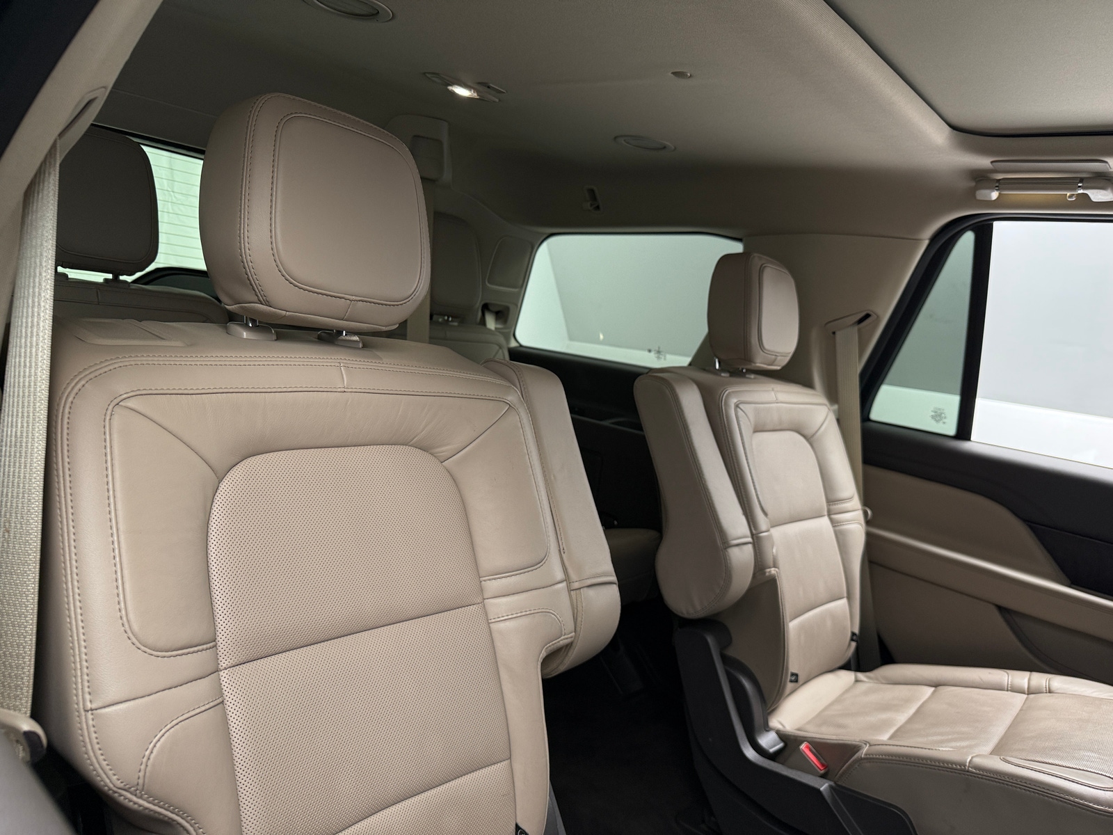 Thumbnail: 2022 Lincoln Navigator - 5