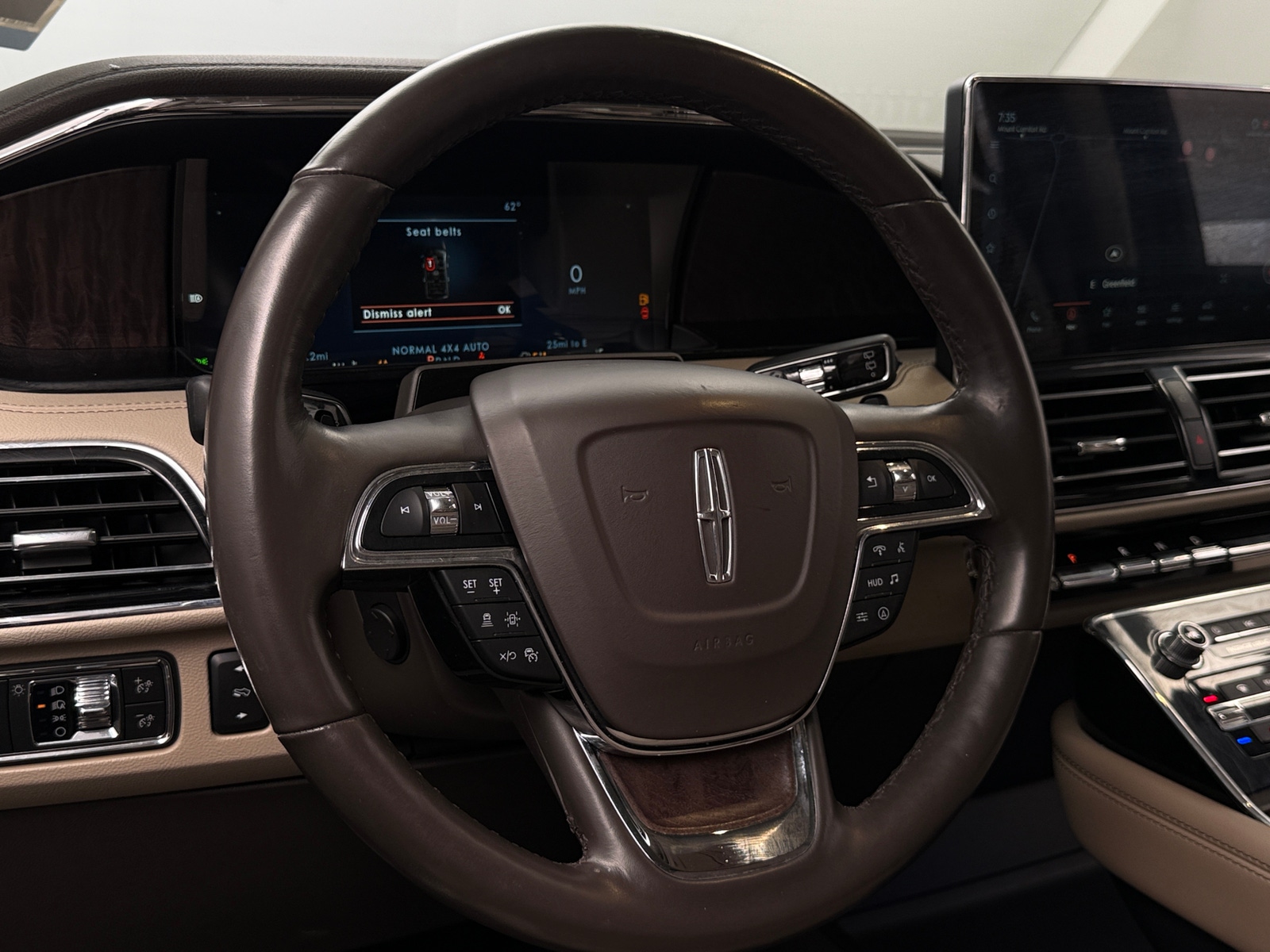 Thumbnail: 2022 Lincoln Navigator - 4