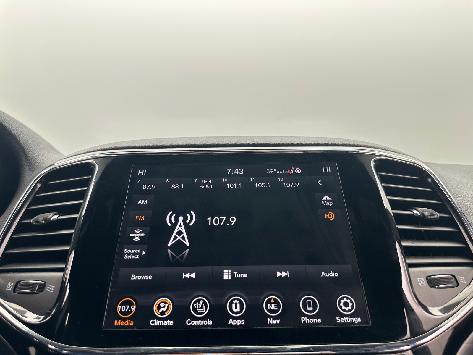 Thumbnail: 2020 Jeep Grand Cherokee - 4