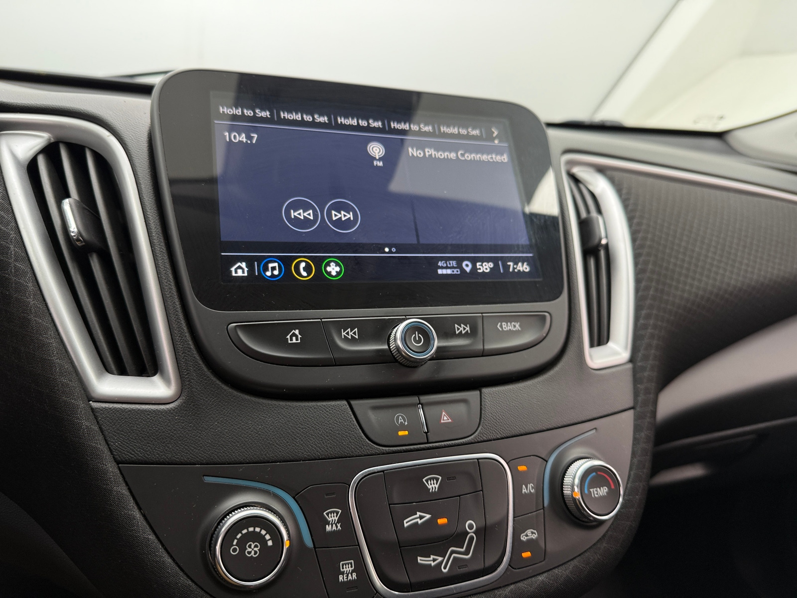 Thumbnail: 2024 Chevrolet Malibu - 4