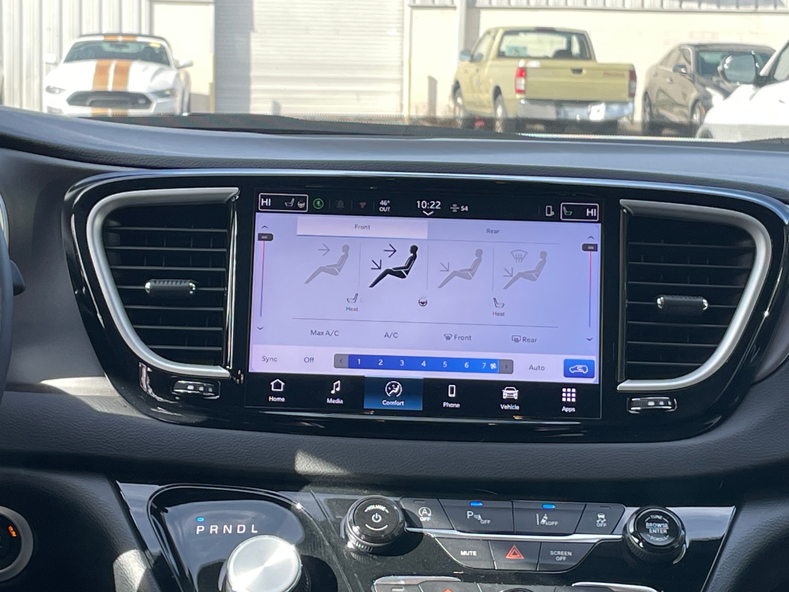 Thumbnail: 2025 Chrysler Pacifica - 4